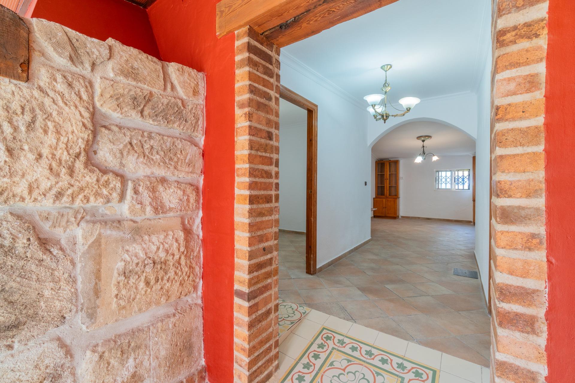For sale - 4 Bedroom 2 Bathroom Villa in Torrevieja - Orihuela costa  - Alicante