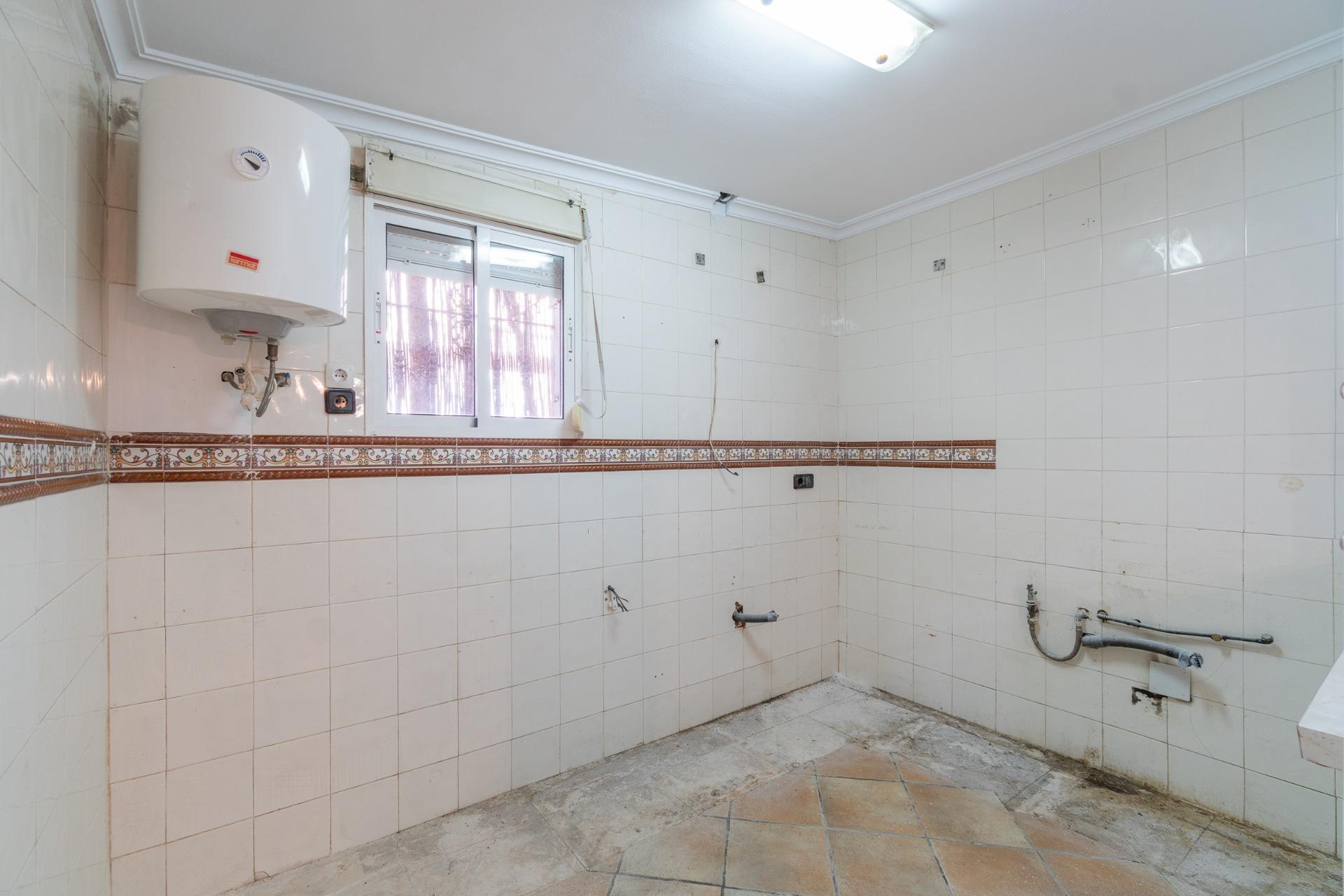For sale - 4 Bedroom 2 Bathroom house in Los Altos - Orihuela costa  - Alicante