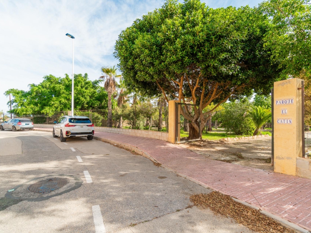 4 Bedroom 2 Bathroom Villa in Torrevieja