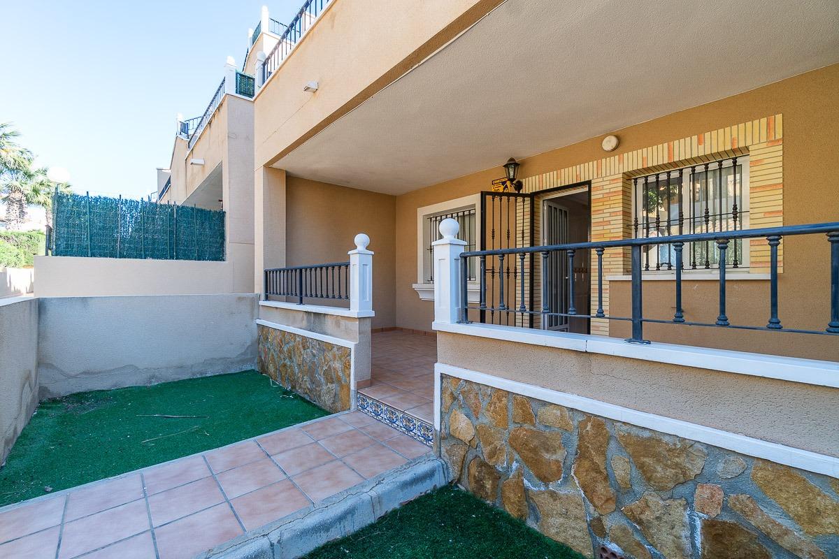 For sale - 2 Bedroom 1 Bathroom Bungalow in Orihuela Costa - Villamartin  - Alicante