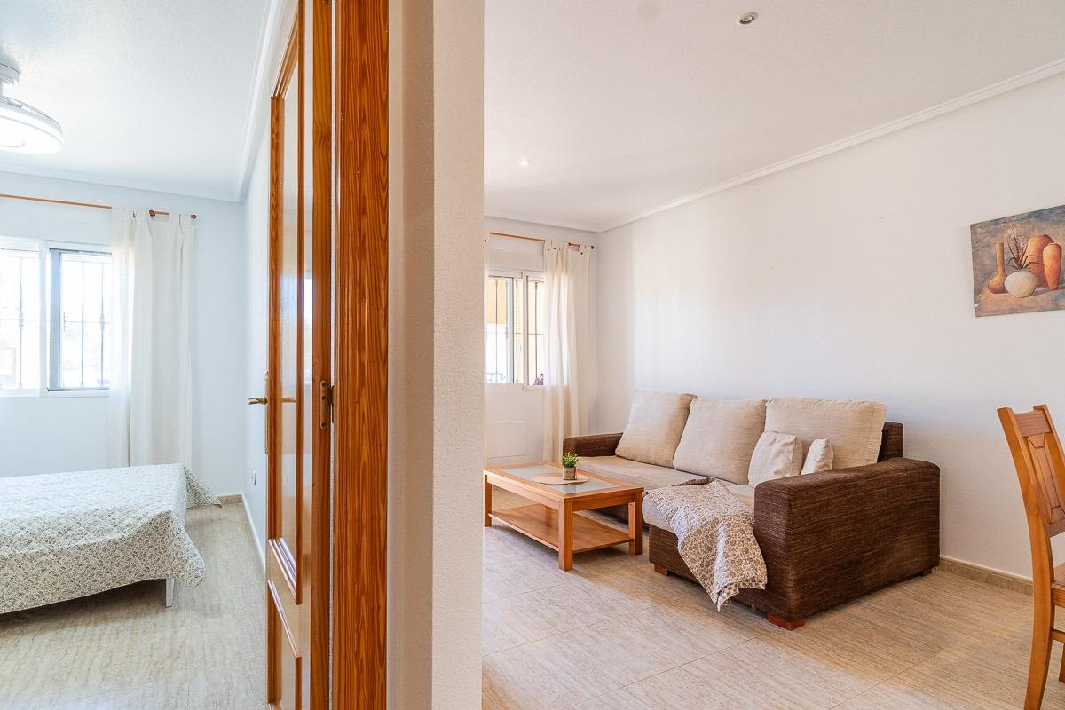 For sale - 2 Bedroom 1 Bathroom Bungalow in Orihuela Costa - Villamartin  - Alicante