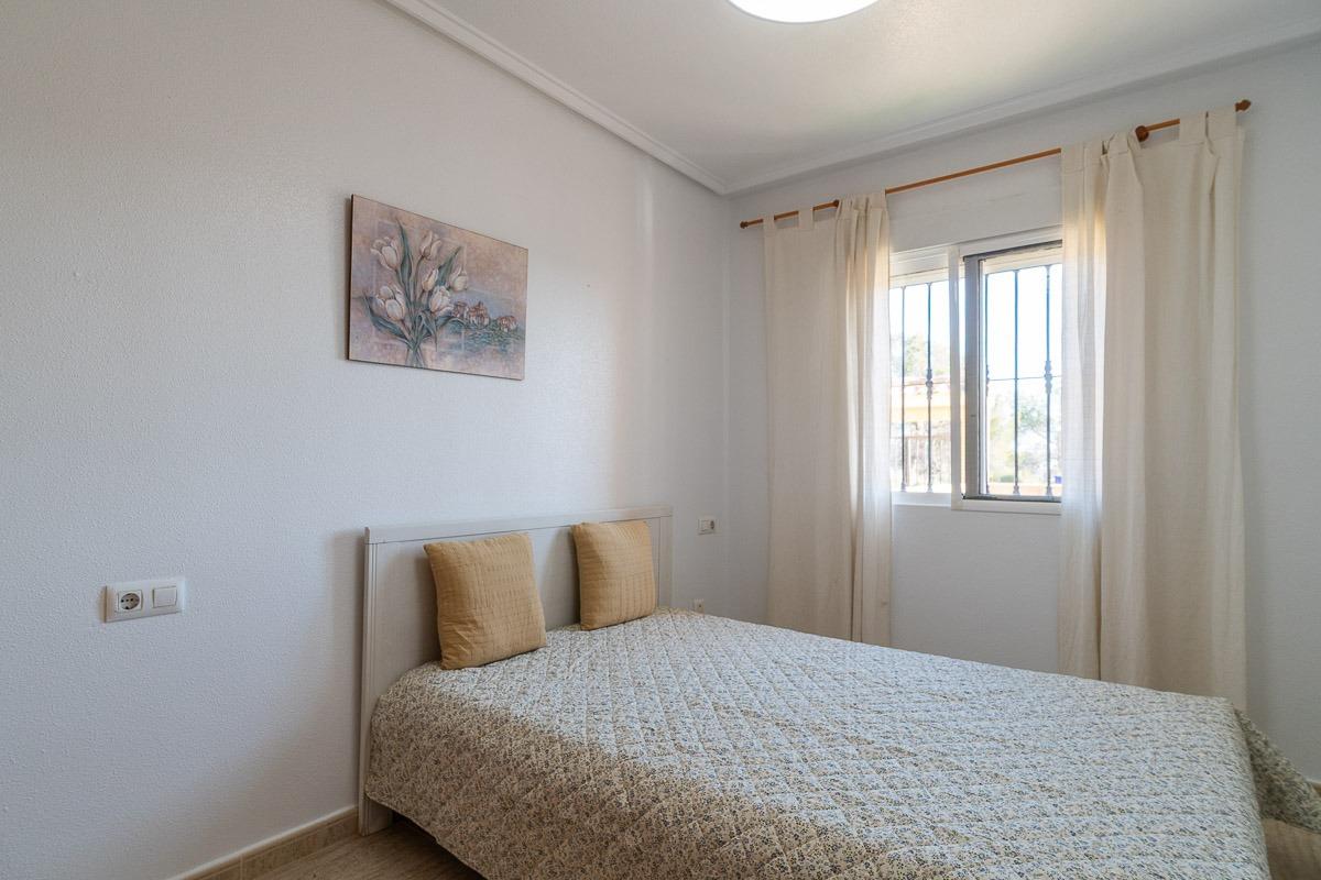 For sale - 2 Bedroom 1 Bathroom Bungalow in Orihuela Costa - Villamartin  - Alicante