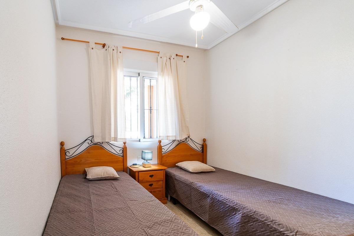 For sale - 2 Bedroom 1 Bathroom Bungalow in Orihuela Costa - Villamartin  - Alicante