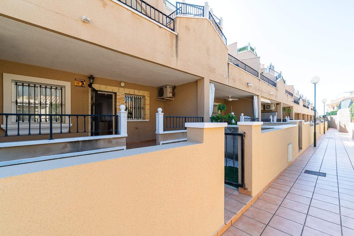 For sale - 2 Bedroom 1 Bathroom Bungalow in Orihuela Costa - Villamartin  - Alicante