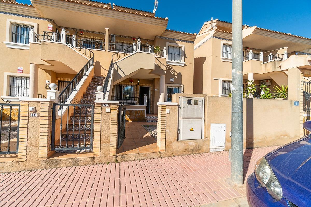 For sale - 2 Bedroom 1 Bathroom Bungalow in Orihuela Costa - Villamartin  - Alicante