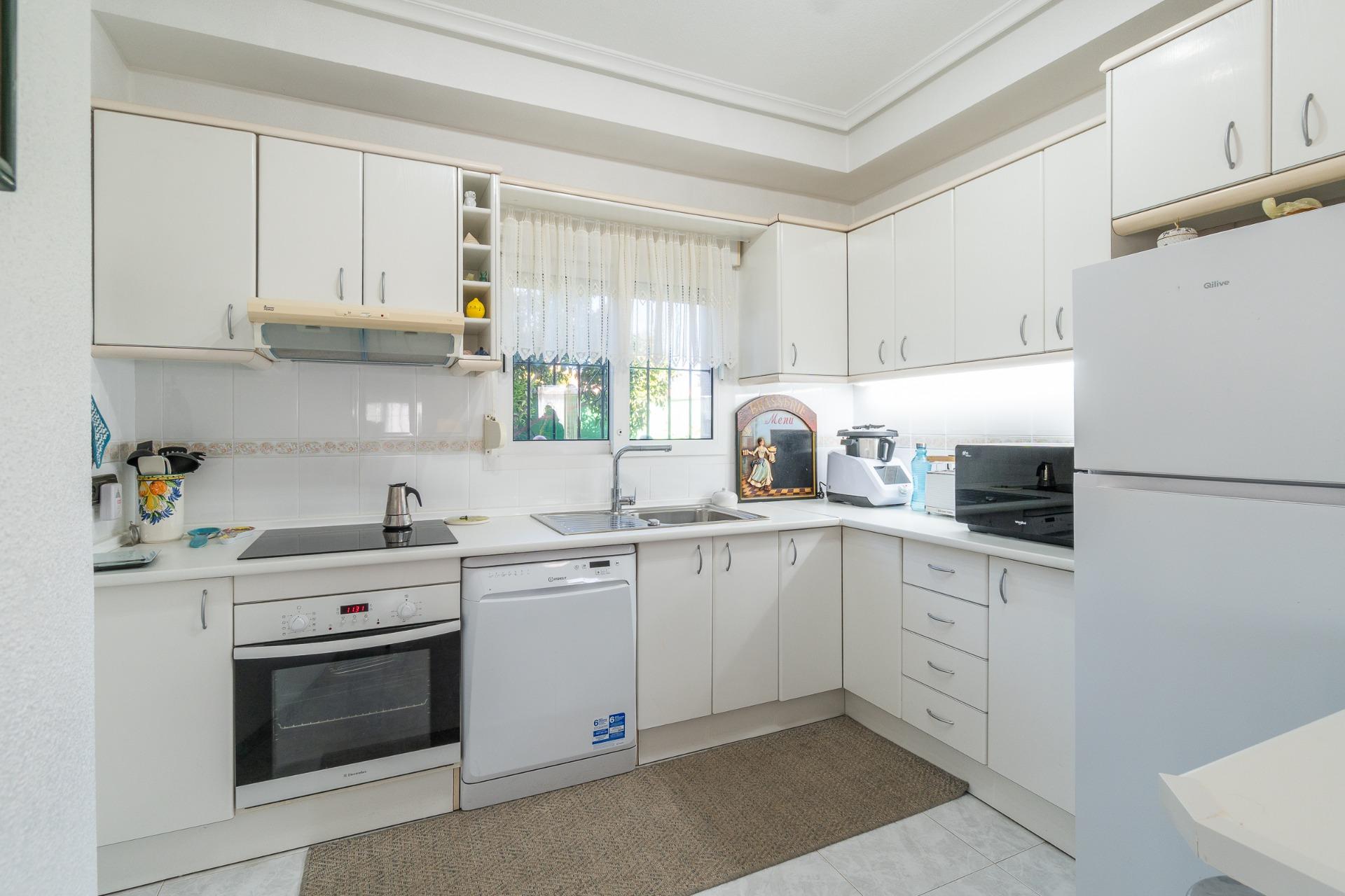 For sale - 3 Bedroom 2 Bathroom Villa in Orihuela Costa - La Zenia  - Alicante