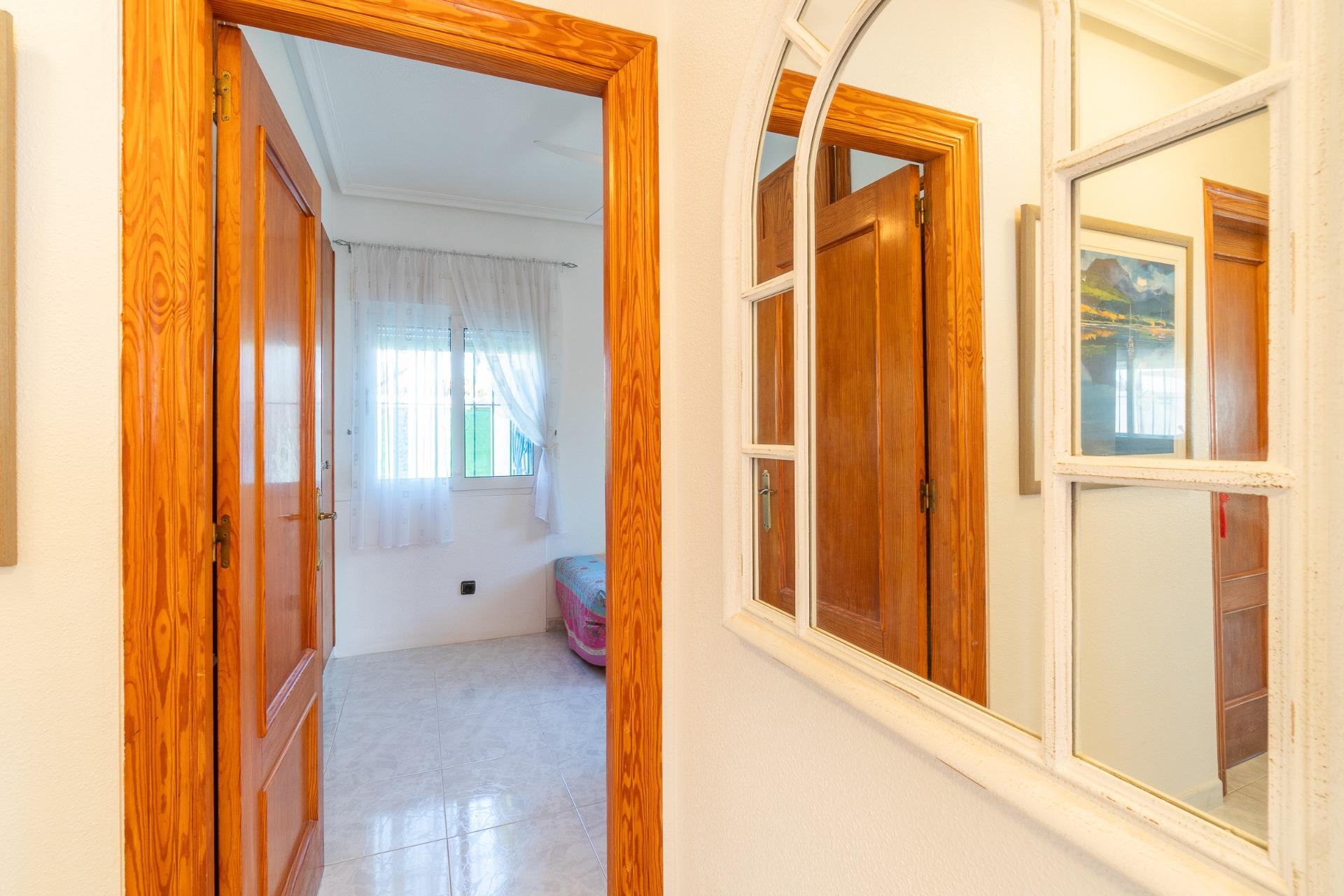 For sale - 3 Bedroom 2 Bathroom Villa in Orihuela Costa - La Zenia  - Alicante
