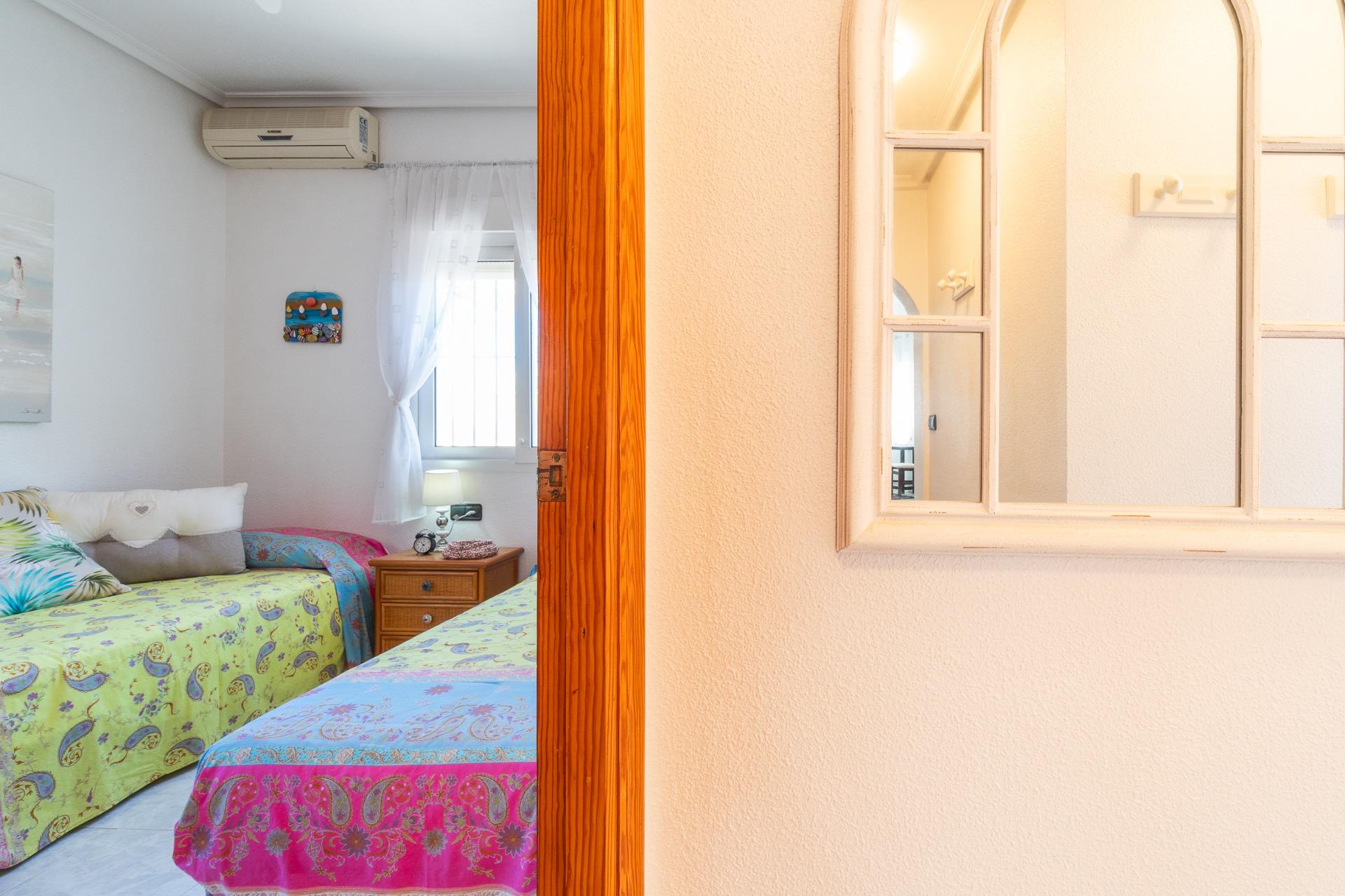For sale - 3 Bedroom 2 Bathroom Villa in Orihuela Costa - La Zenia  - Alicante