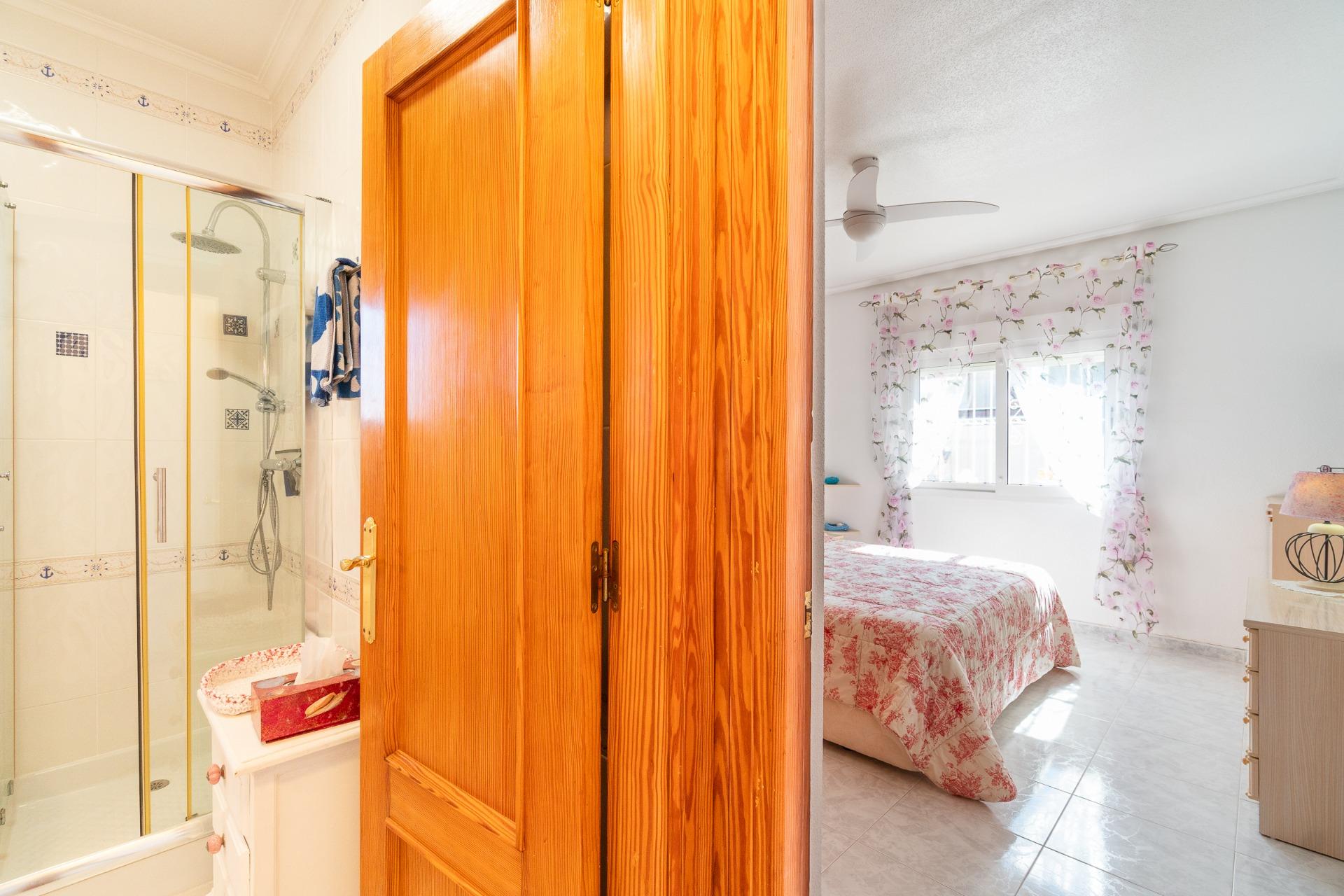 For sale - 3 Bedroom 2 Bathroom Villa in Orihuela Costa - La Zenia  - Alicante