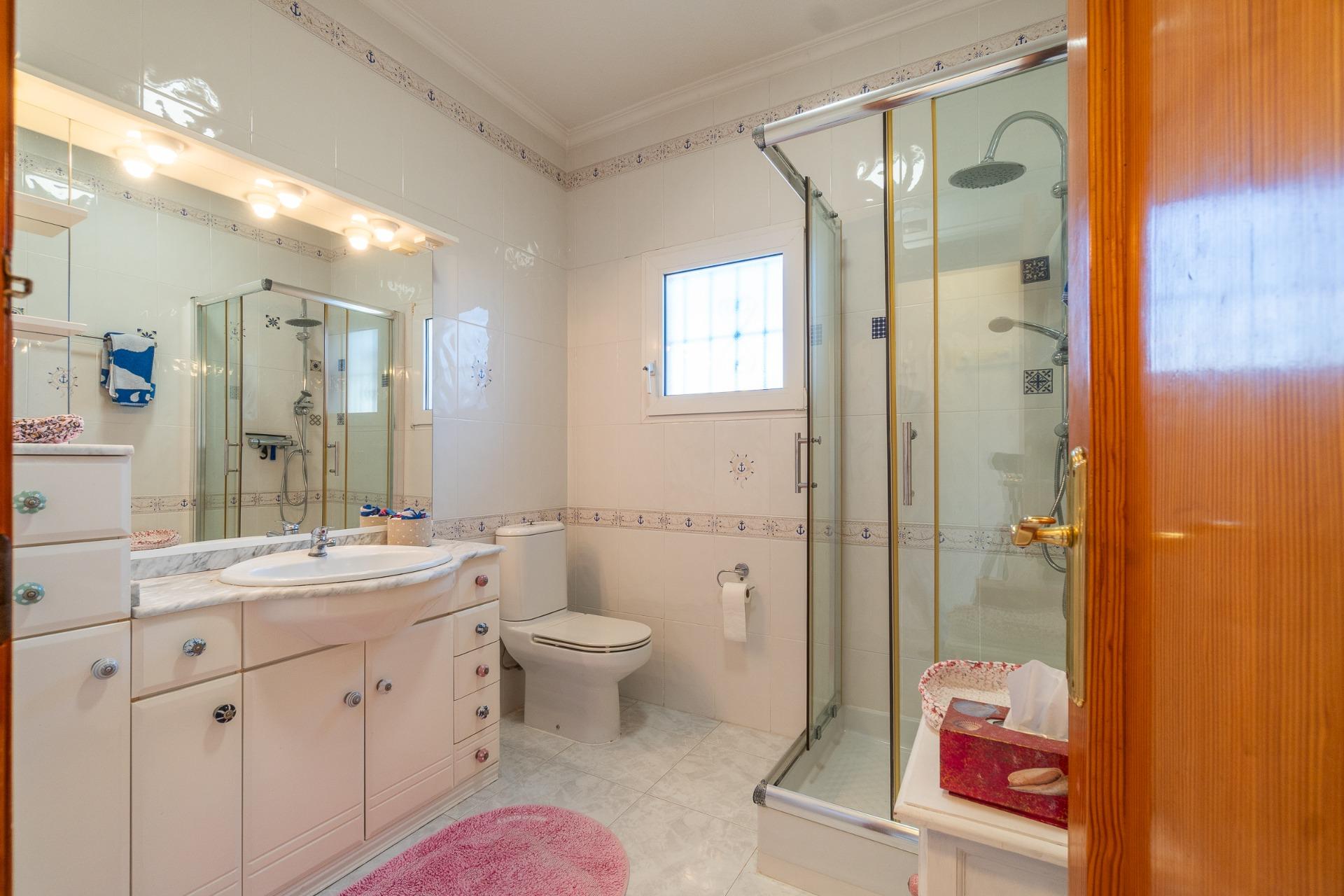 For sale - 3 Bedroom 2 Bathroom Villa in Orihuela Costa - La Zenia  - Alicante