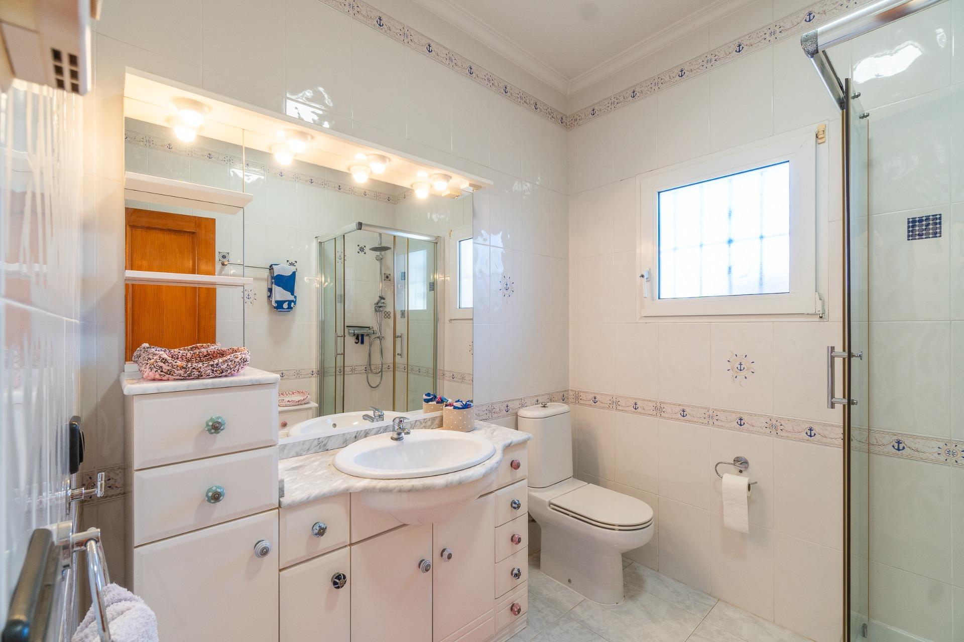 For sale - 3 Bedroom 2 Bathroom Villa in Orihuela Costa - La Zenia  - Alicante