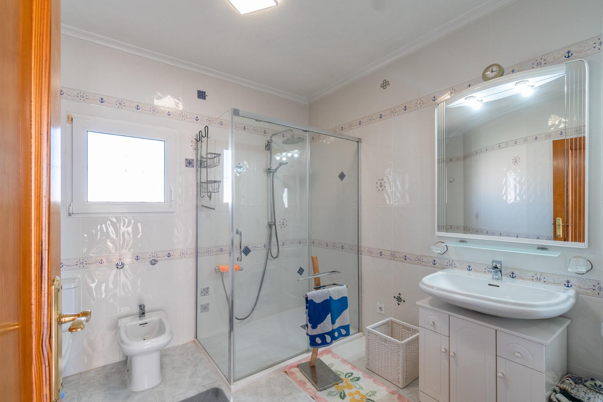 For sale - 3 Bedroom 2 Bathroom Villa in Orihuela Costa - La Zenia  - Alicante