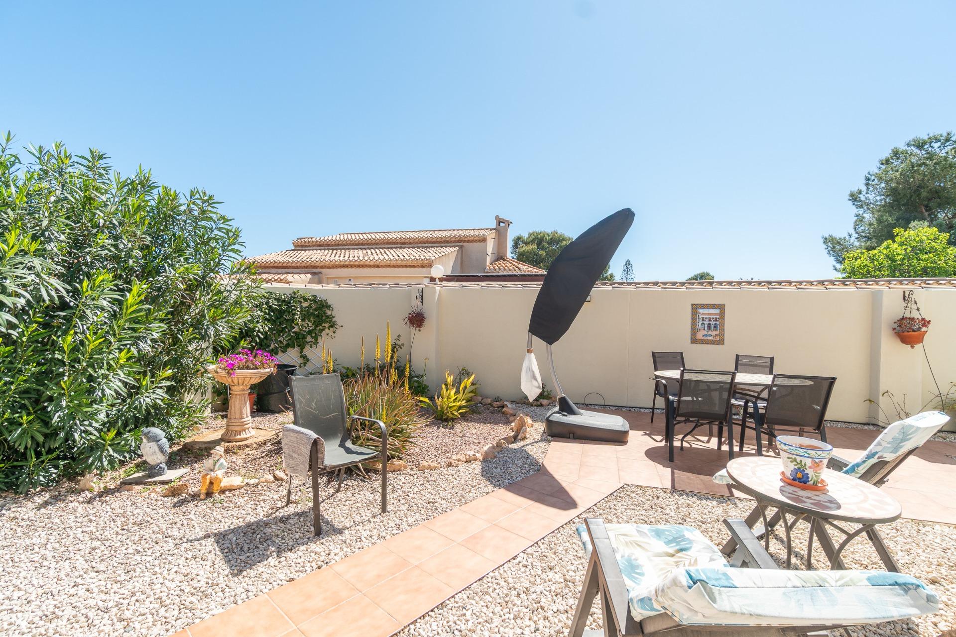 For sale - 3 Bedroom 2 Bathroom Villa in Orihuela Costa - La Zenia  - Alicante