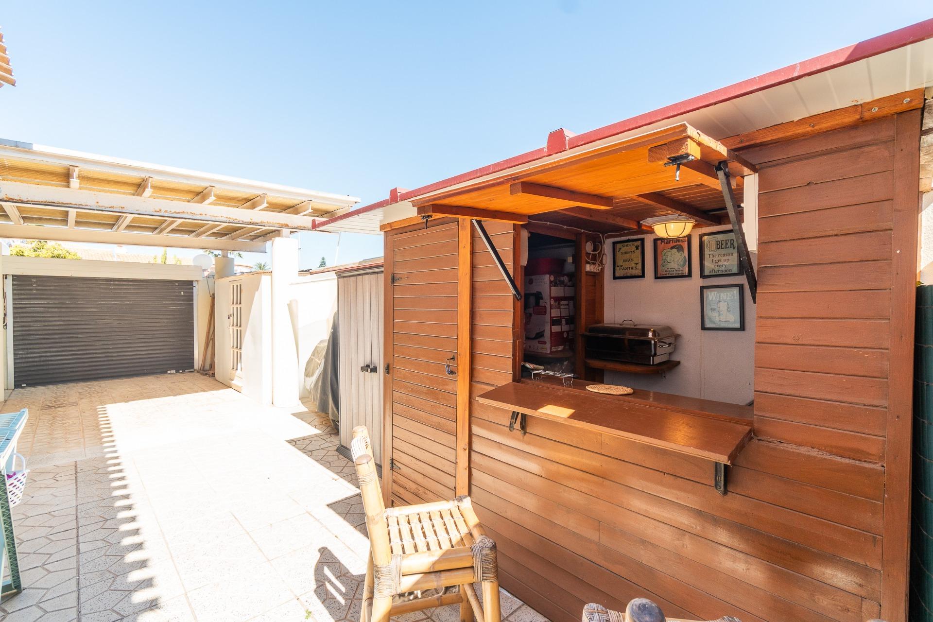 For sale - 3 Bedroom 2 Bathroom Villa in Orihuela Costa - La Zenia  - Alicante