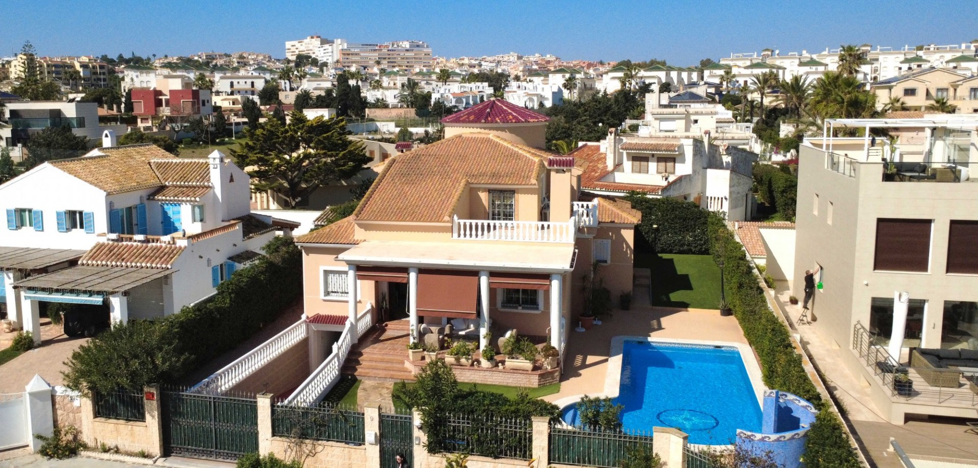 For sale - 5 Bedroom 6 Bathroom Detached Villa in Torrevieja - Torrelamata - La Mata  - Costa Blanca (Alicante)
