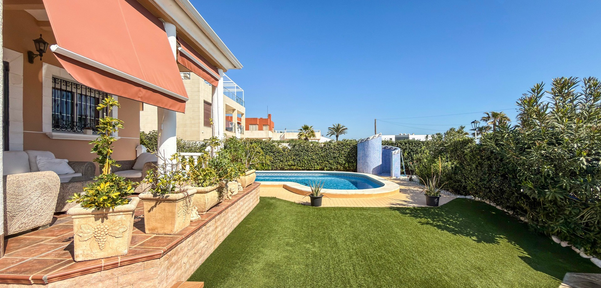 For sale - 5 Bedroom 6 Bathroom Detached Villa in Torrevieja - Torrelamata - La Mata  - Costa Blanca (Alicante)