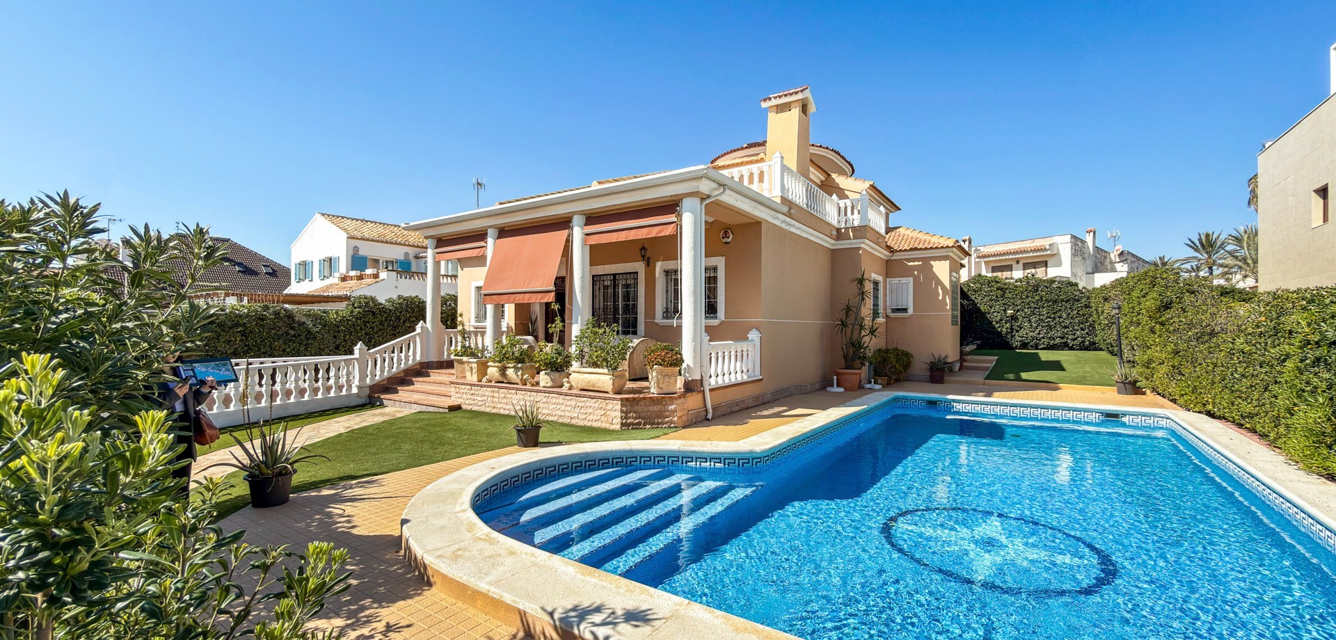 For sale - 5 Bedroom 6 Bathroom Detached Villa in Torrevieja - Torrelamata - La Mata  - Costa Blanca (Alicante)