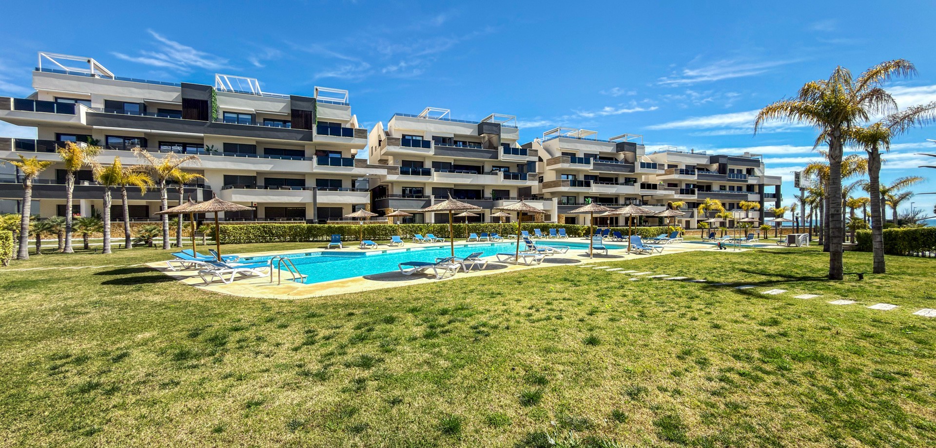 For sale - 3 Bedroom 2 Bathroom Apartment in Orihuela Costa - Playa Flamenca  - Costa Blanca (Alicante)