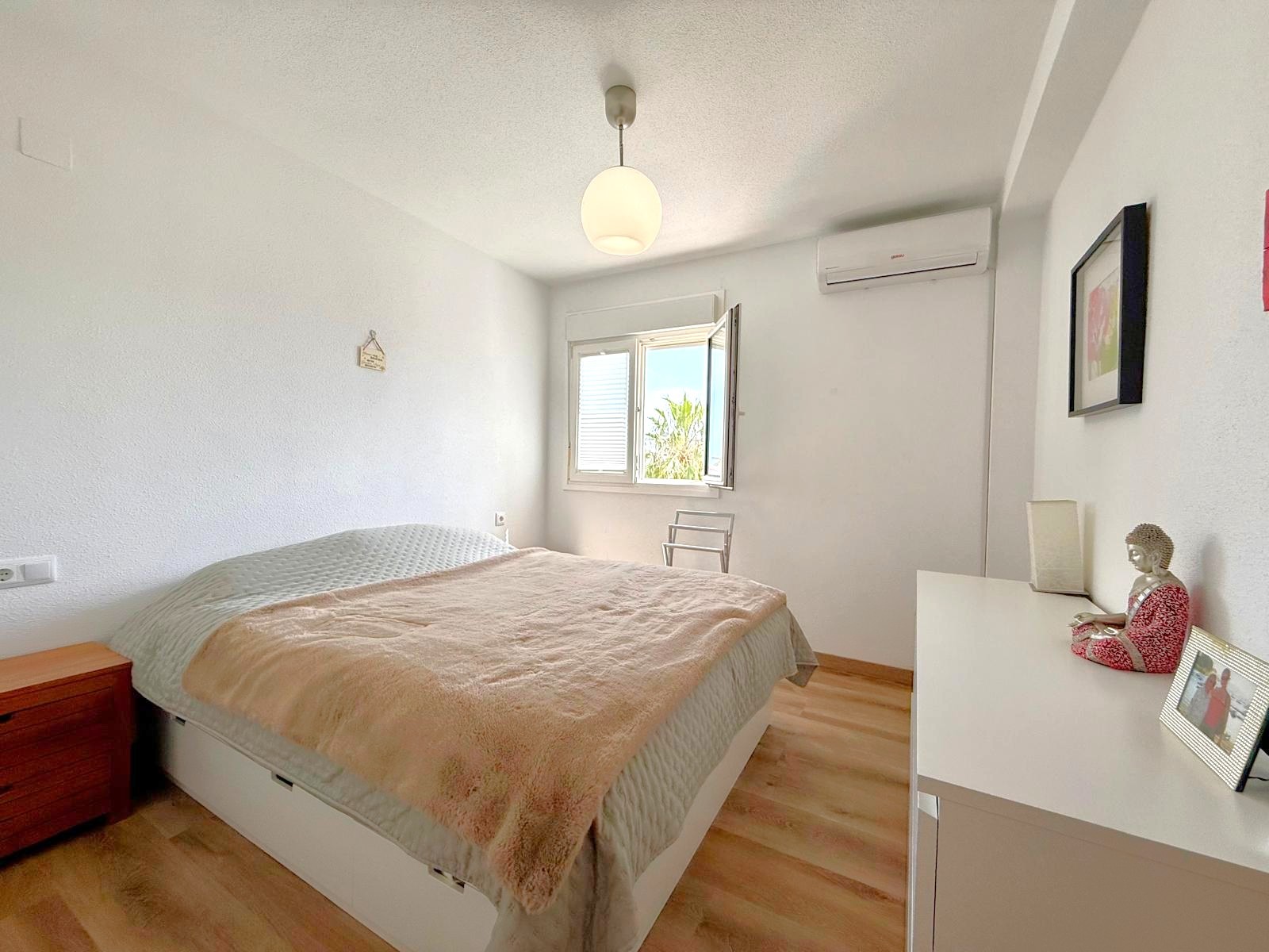 For sale - 2 Bedroom 1 Bathroom Penthouse in Villamartin - Villamartín  - Alicante