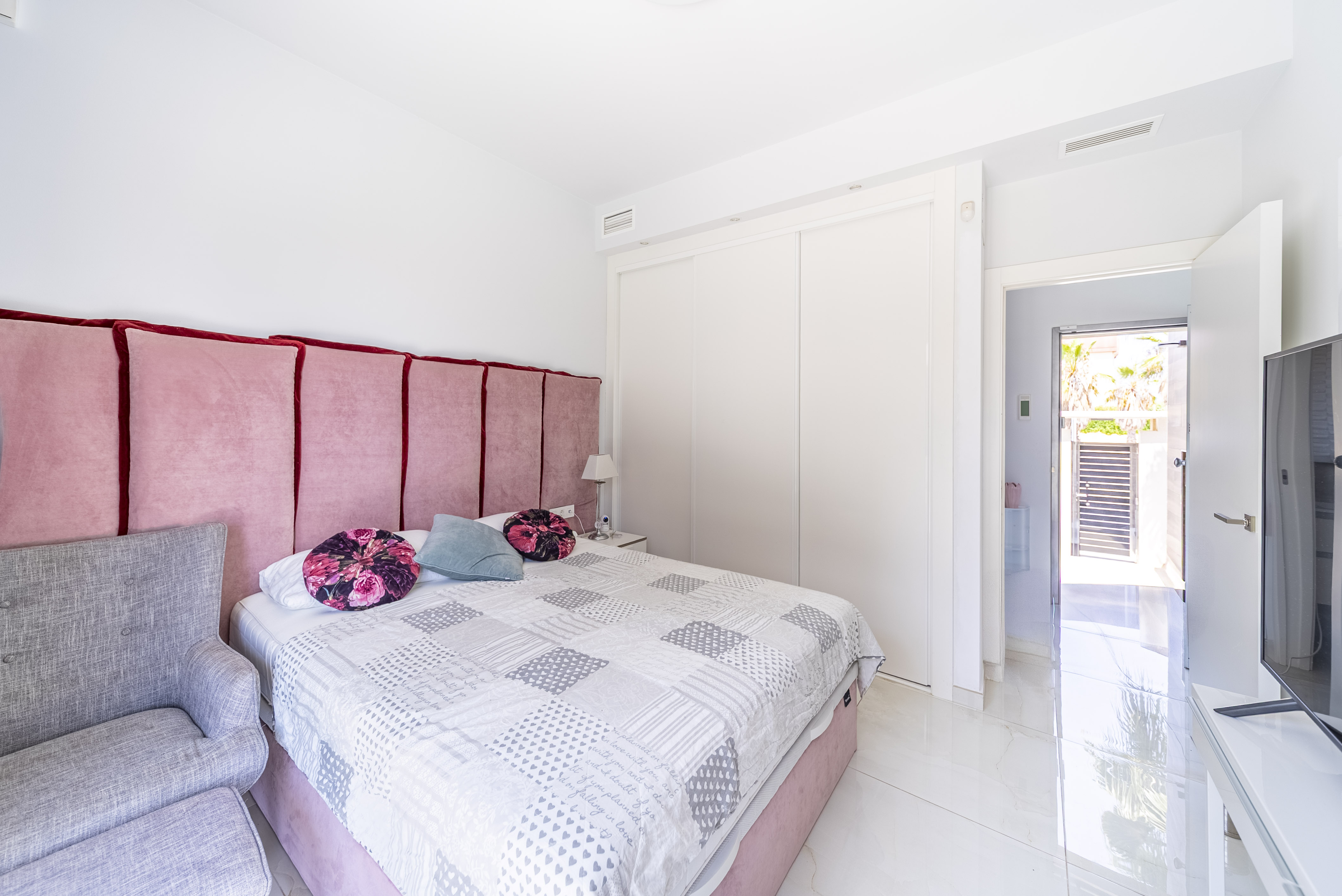 For sale - 4 Bedroom 4 Bathroom Villa in Orihuela Costa - Lomas De Cabo Roig  - Alicante