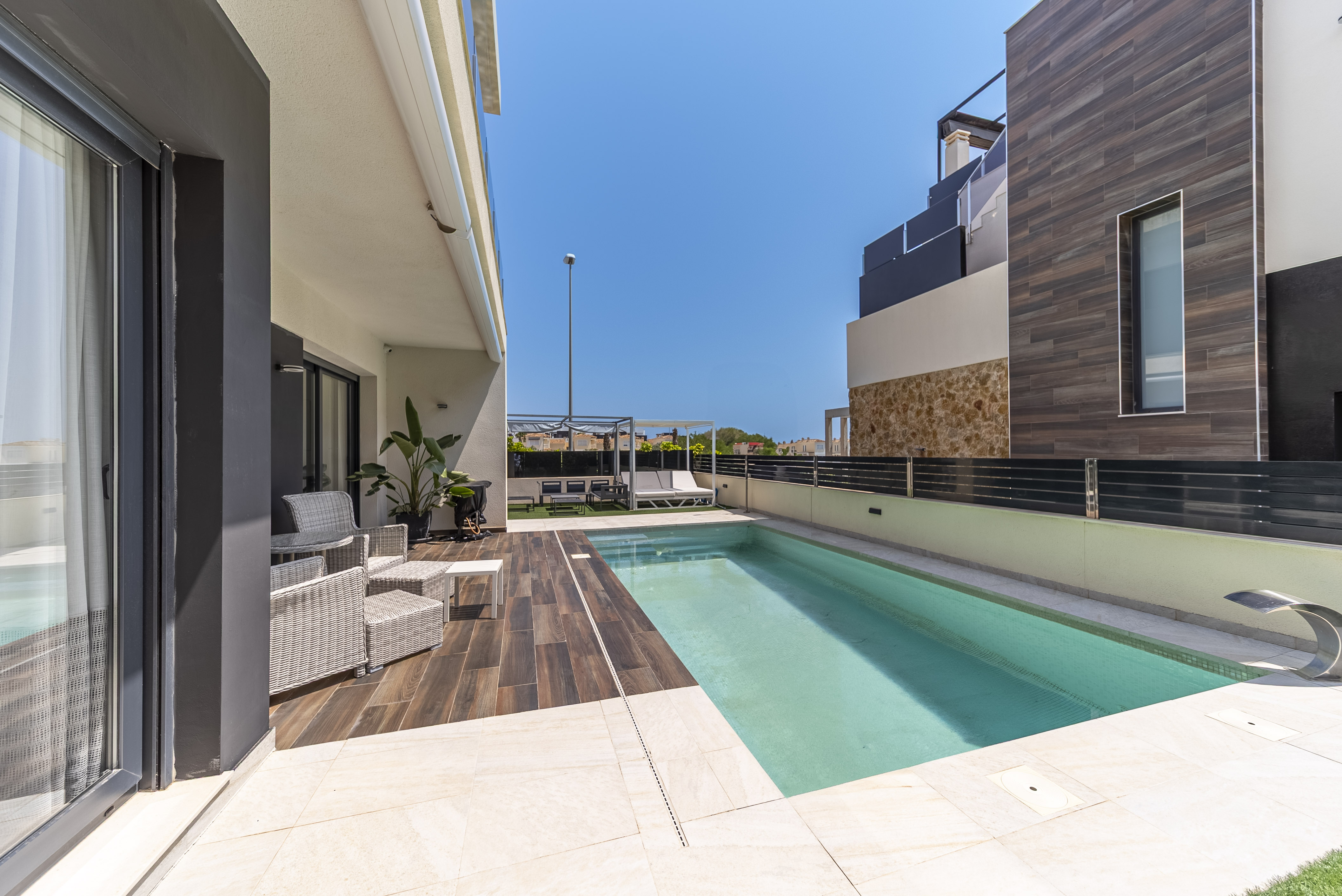 For sale - 4 Bedroom 4 Bathroom Villa in Orihuela Costa - Lomas De Cabo Roig  - Alicante