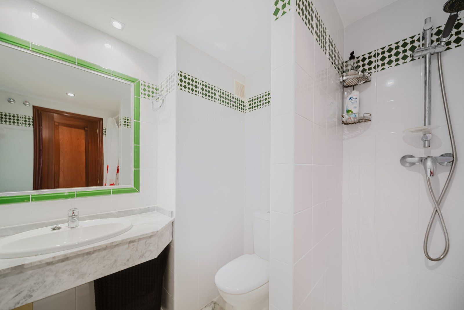 For sale - 3 Bedroom 2 Bathroom Apartamento in Torrevieja - Playa de Los Locos  - Alicante