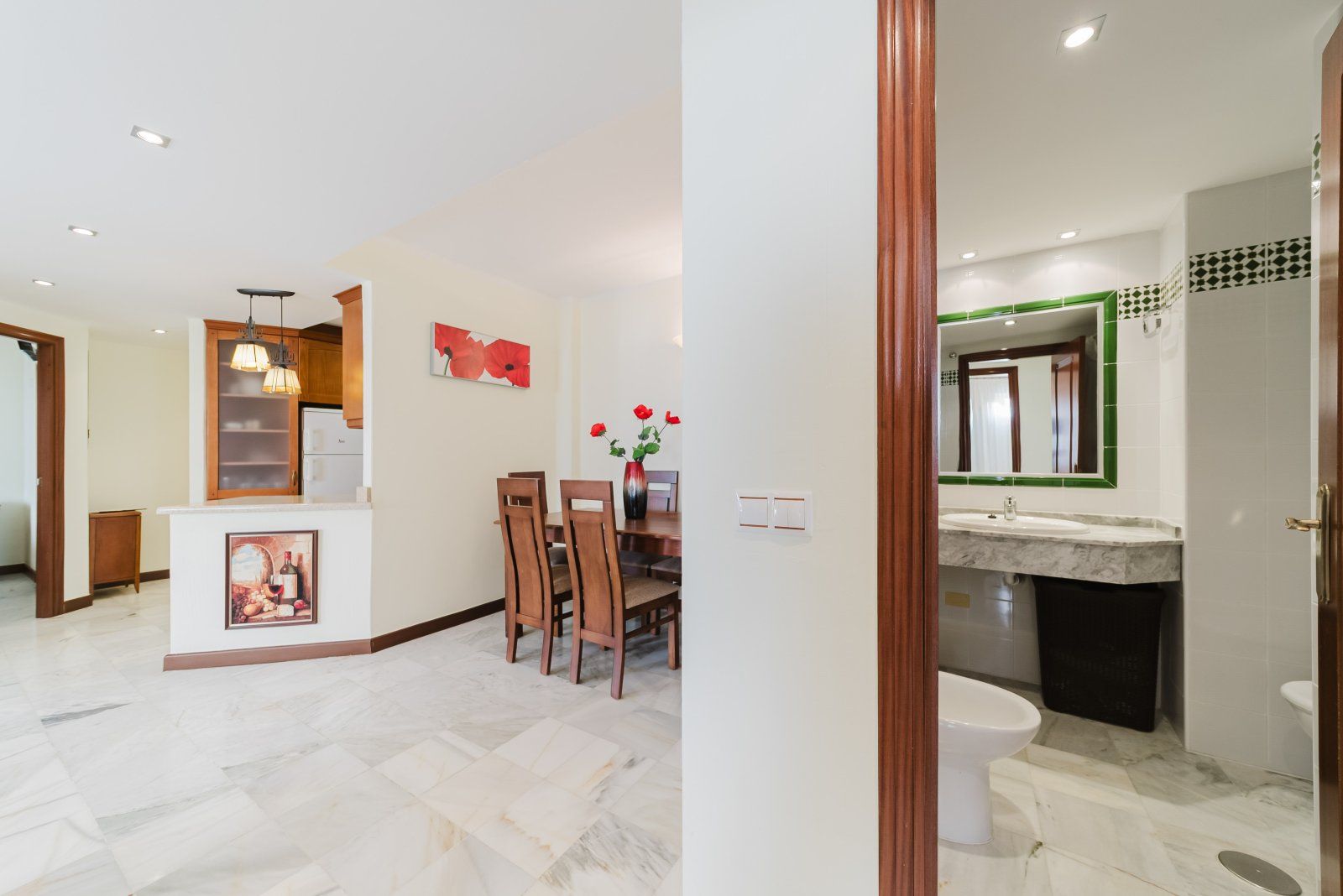 For sale - 3 Bedroom 2 Bathroom Apartamento in Torrevieja - Playa de Los Locos  - Alicante