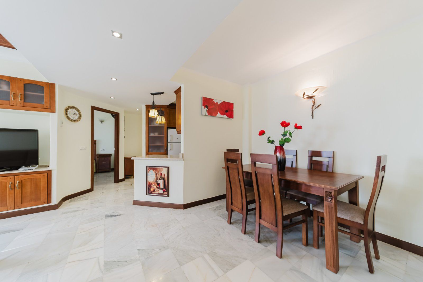 For sale - 3 Bedroom 2 Bathroom Apartamento in Torrevieja - Playa de Los Locos  - Alicante