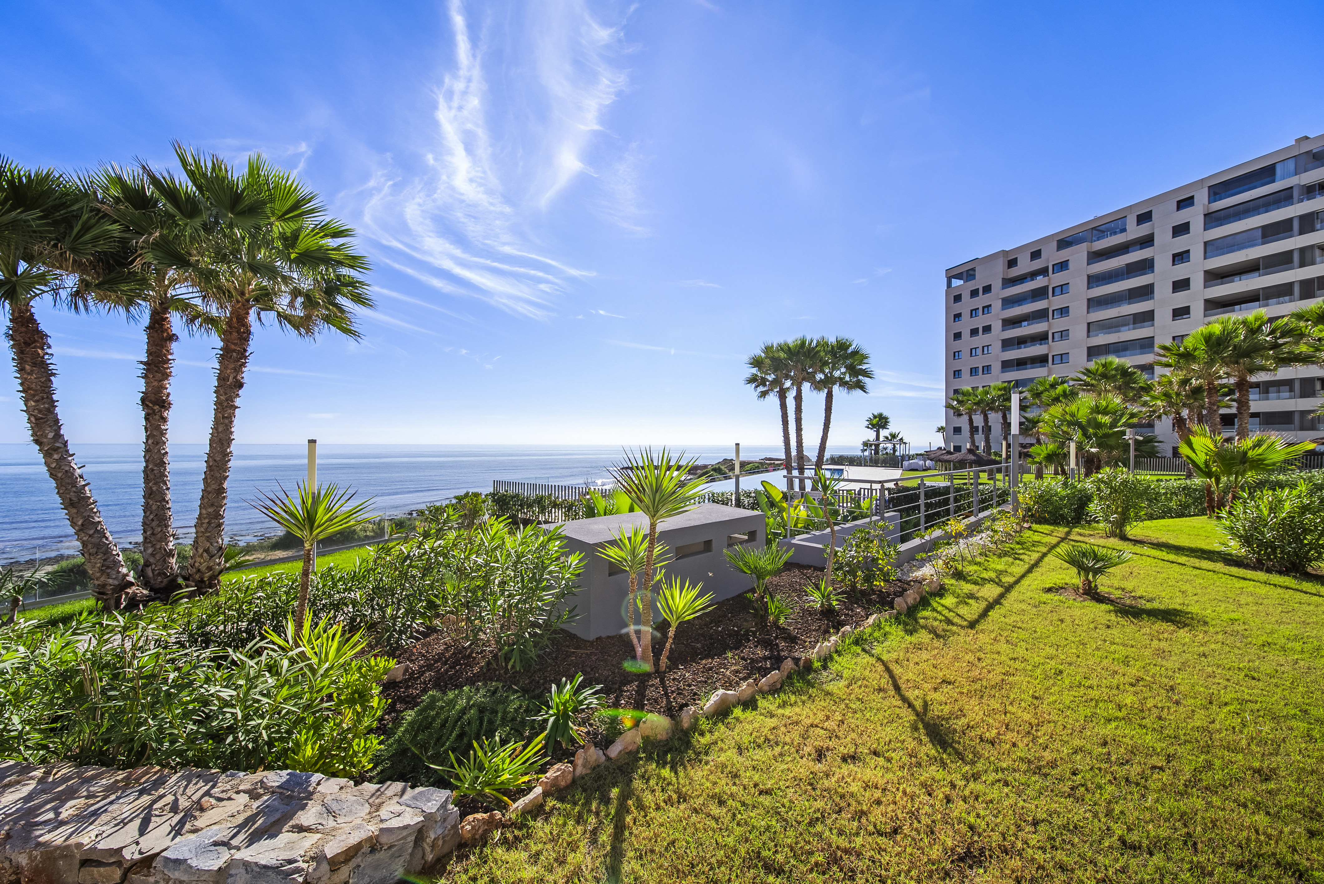 For sale - 2 Bedroom 2 Bathroom Apartamento in Torrevieja - Punta Prima  - Alicante