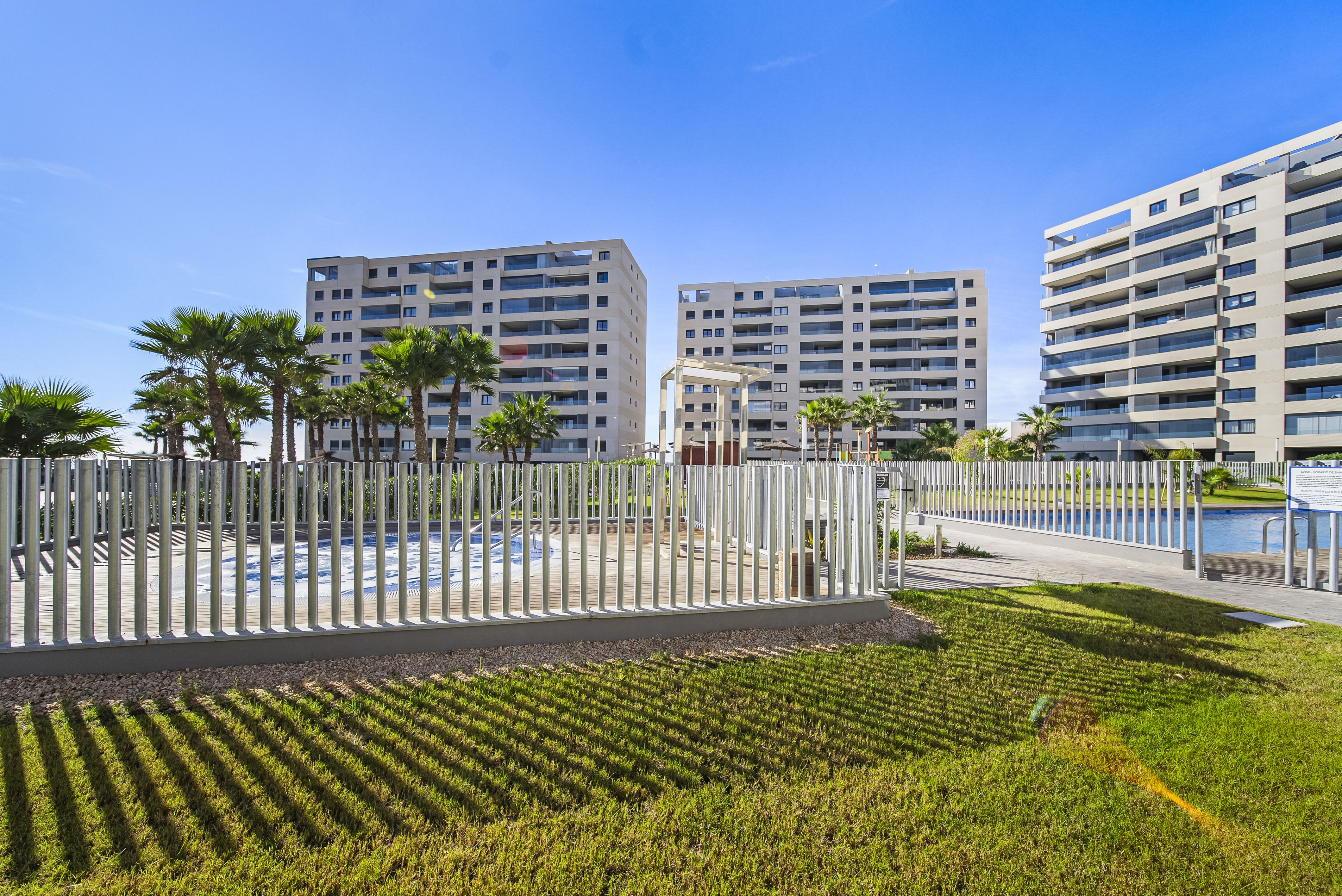 For sale - 2 Bedroom 2 Bathroom Apartamento in Torrevieja - Punta Prima  - Alicante