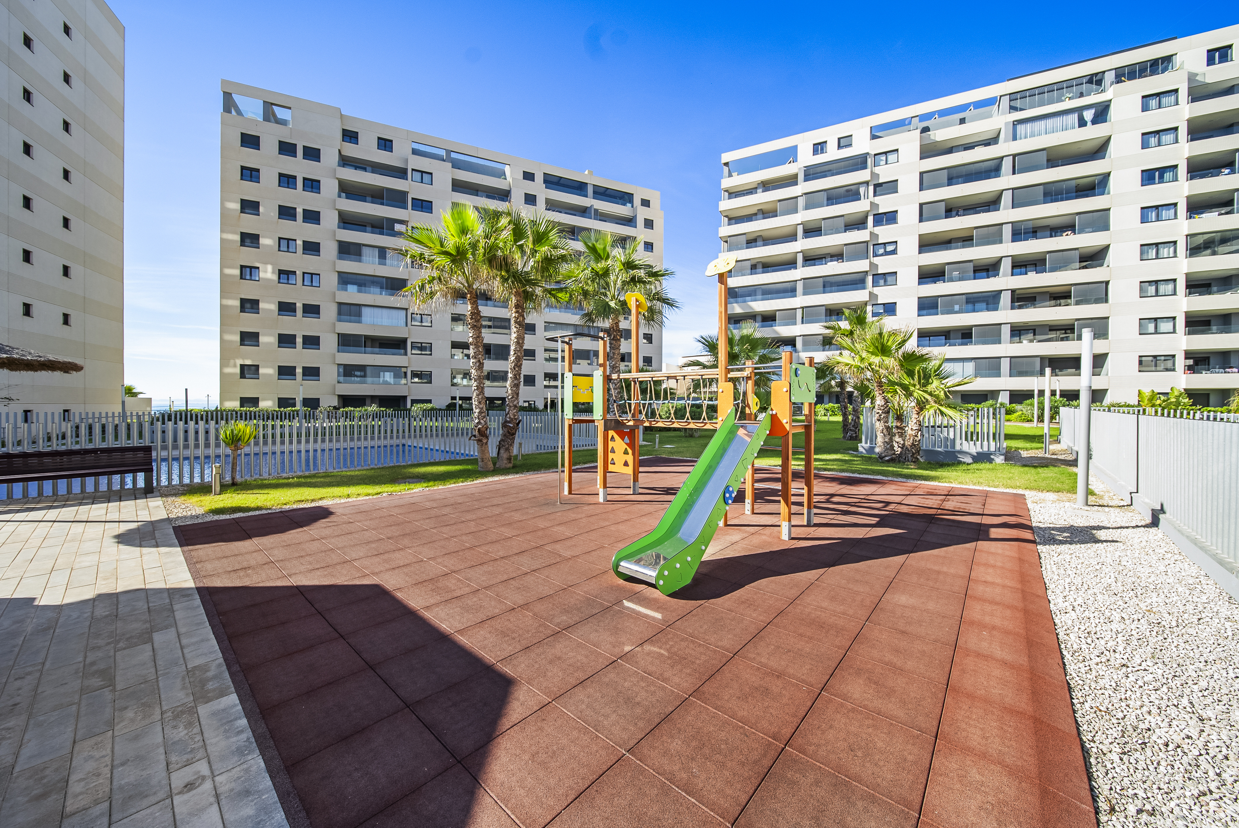 For sale - 2 Bedroom 2 Bathroom Apartamento in Torrevieja - Punta Prima  - Alicante
