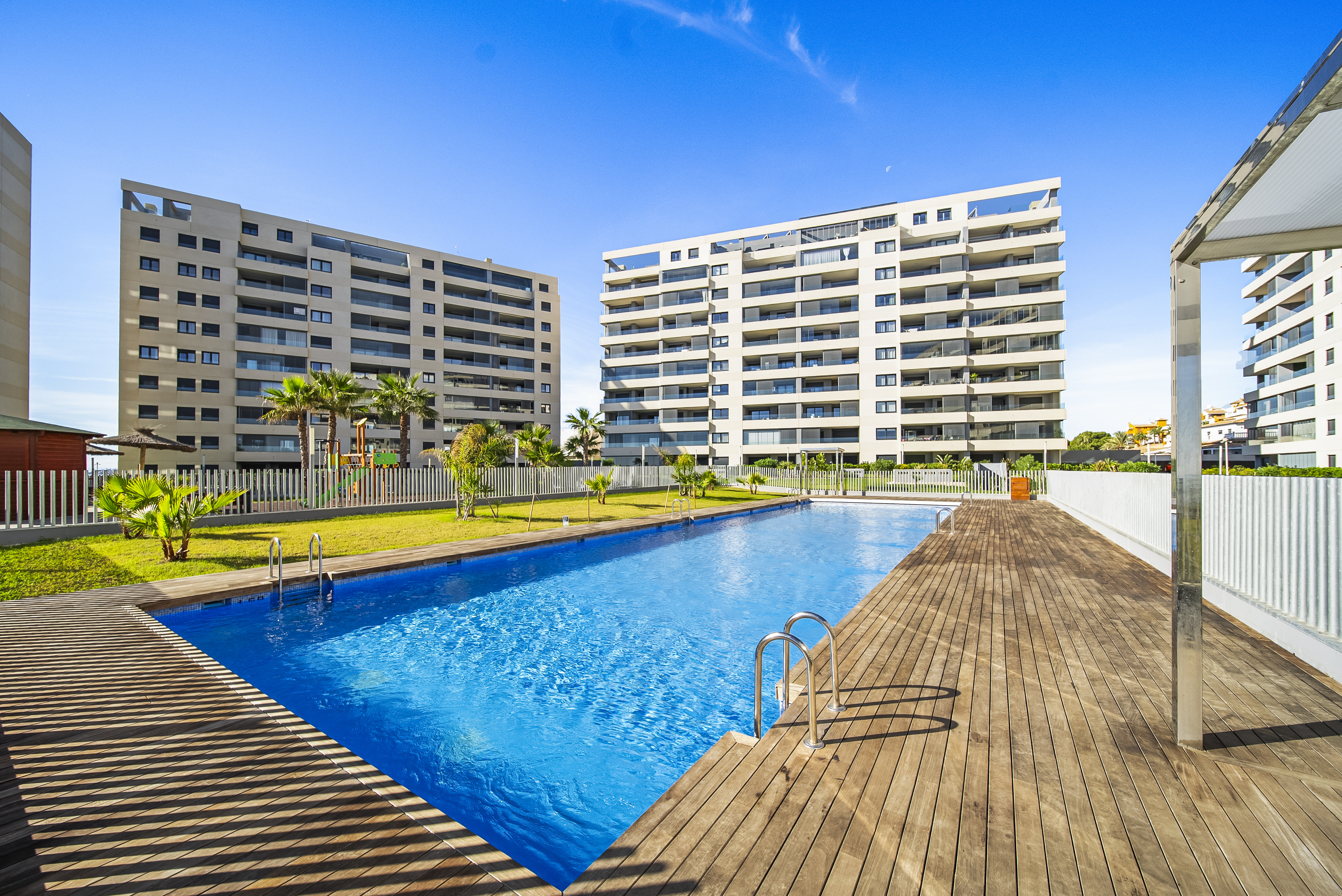 For sale - 3 Bedroom 2 Bathroom Apartamento in Torrevieja - Punta Prima  - Alicante