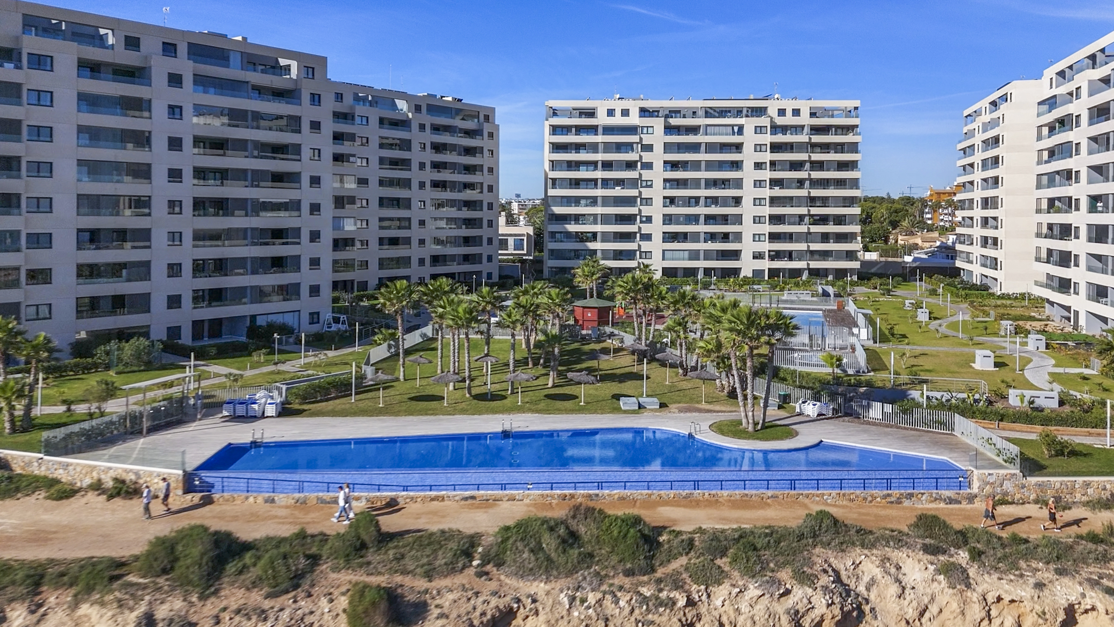 For sale - 3 Bedroom 2 Bathroom Apartamento in Torrevieja - Punta Prima  - Alicante
