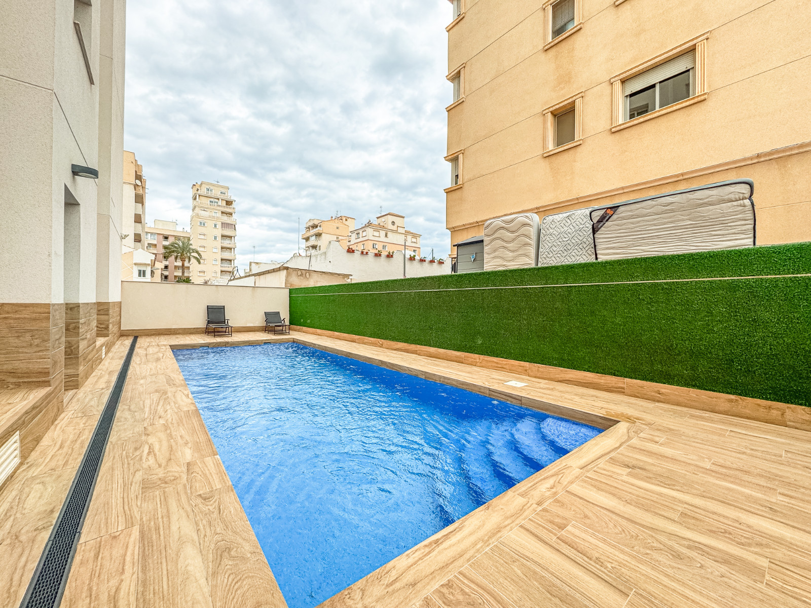 For sale - 2 Bedroom 1 Bathroom Apartment in Torrevieja - Nueva Torrevieja  - Alicante