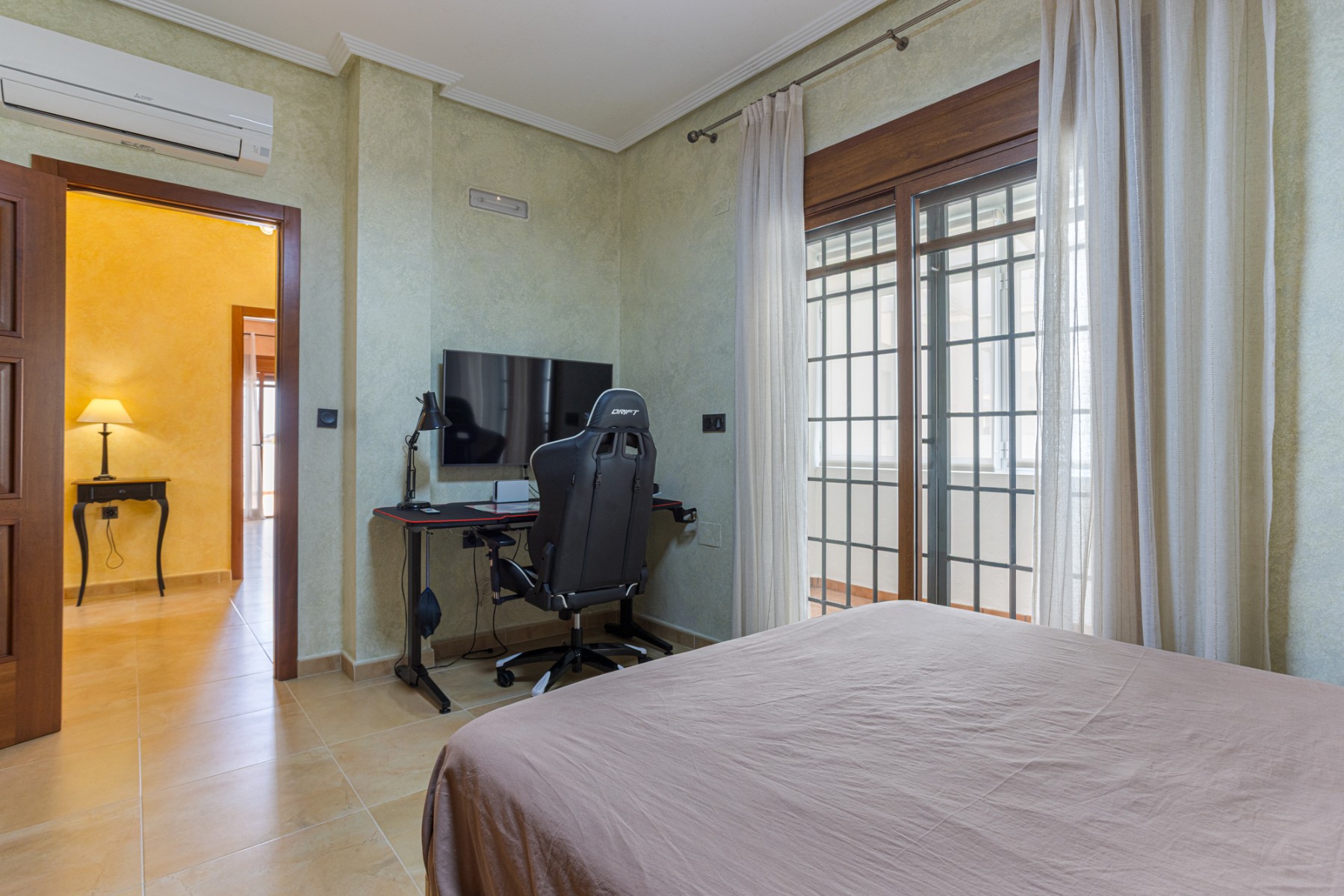 For sale - 4 Bedroom 3 Bathroom Detached Villa in Los Montesinos - La Herrada  - Alicante