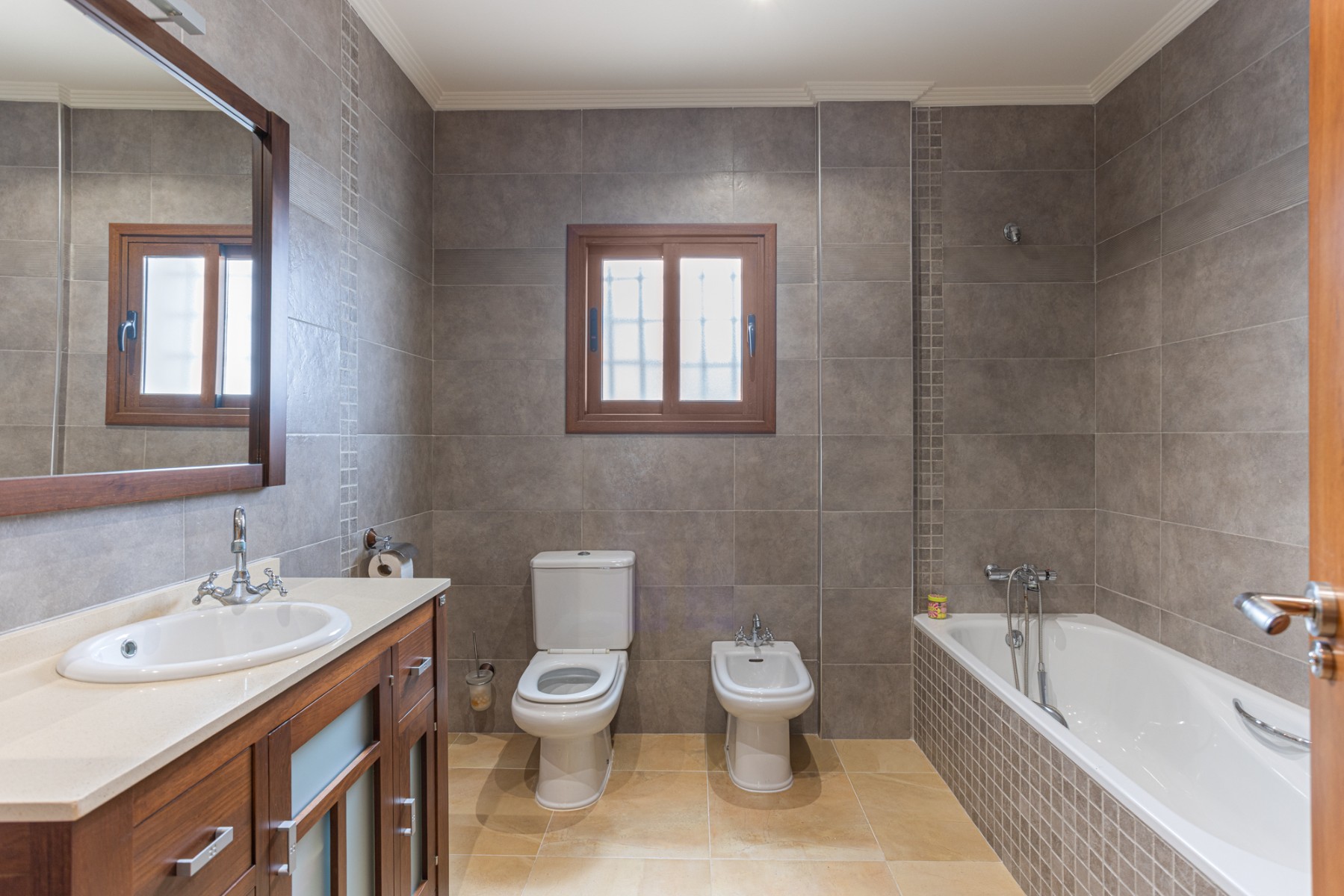 For sale - 4 Bedroom 3 Bathroom Detached Villa in Los Montesinos - La Herrada  - Alicante