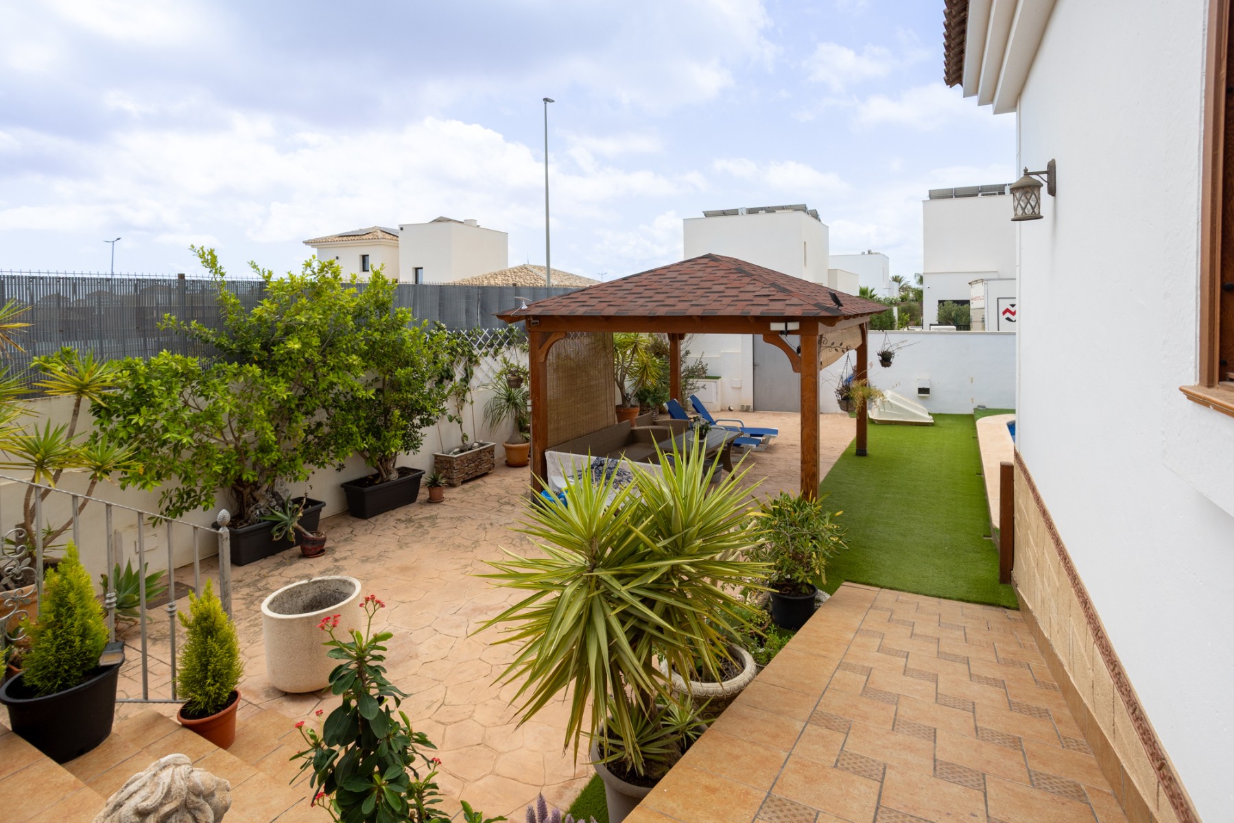For sale - 4 Bedroom 3 Bathroom Detached Villa in Los Montesinos - La Herrada  - Alicante