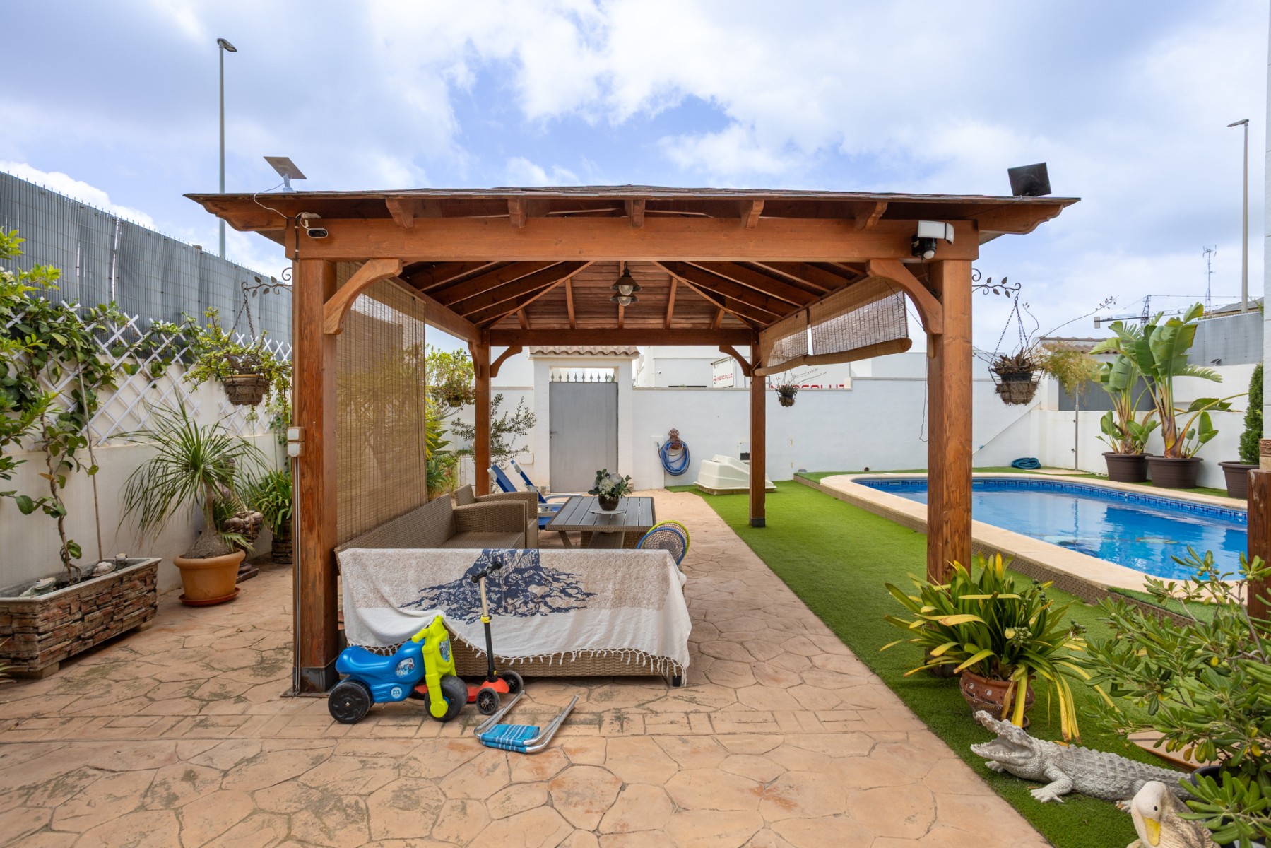 For sale - 4 Bedroom 3 Bathroom Detached Villa in Los Montesinos - La Herrada  - Alicante
