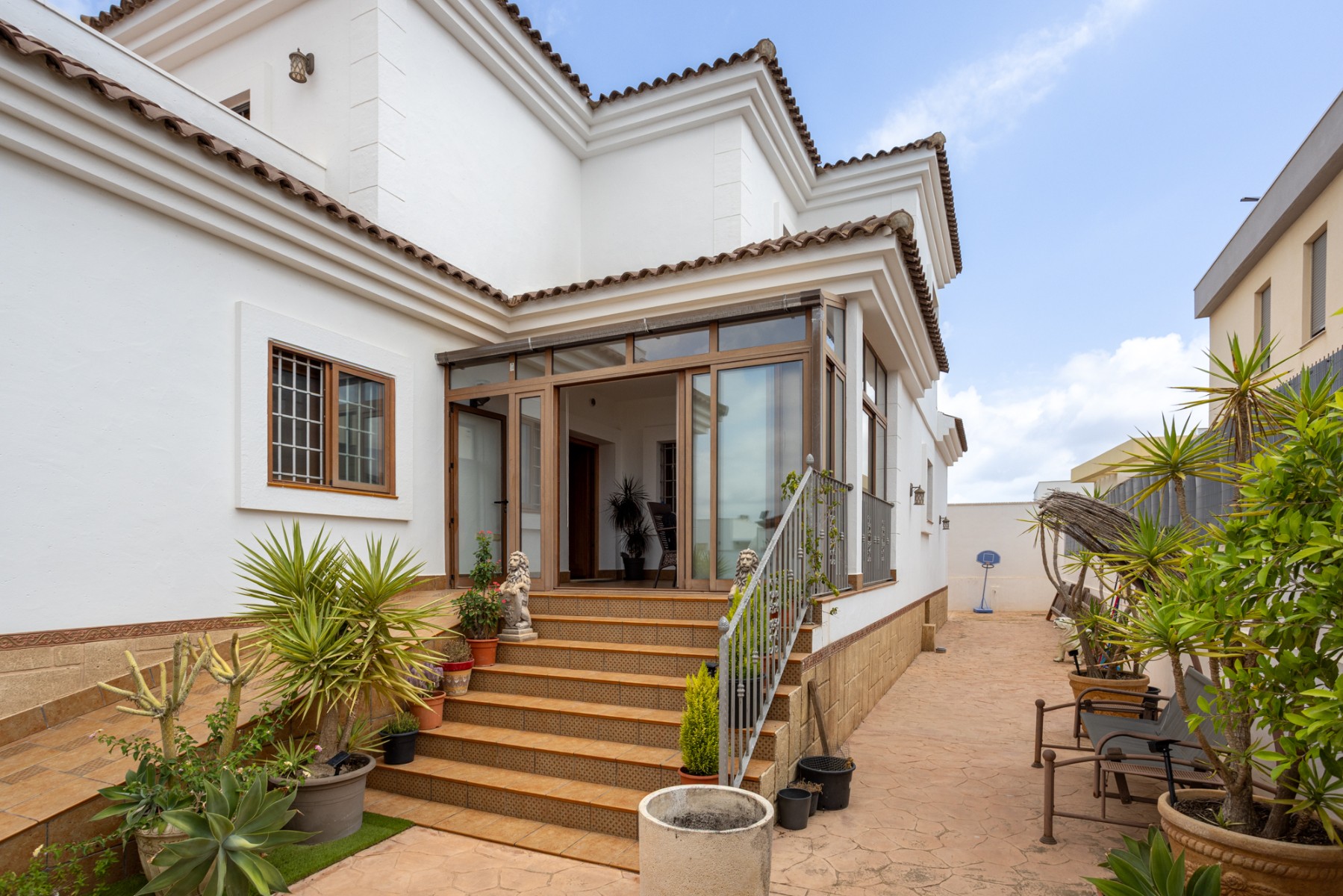 For sale - 4 Bedroom 3 Bathroom Detached Villa in Los Montesinos - La Herrada  - Alicante