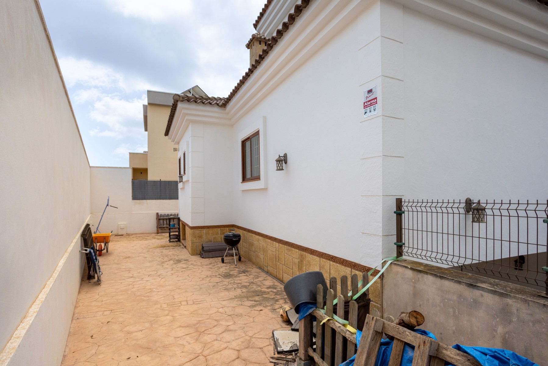 For sale - 4 Bedroom 3 Bathroom Detached Villa in Los Montesinos - La Herrada  - Alicante