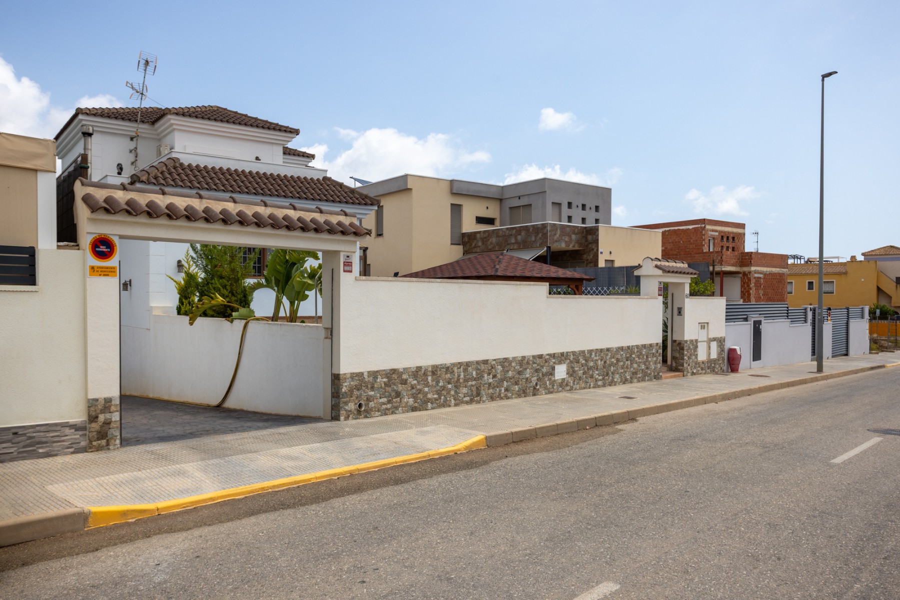 For sale - 4 Bedroom 3 Bathroom Detached Villa in Los Montesinos - La Herrada  - Alicante