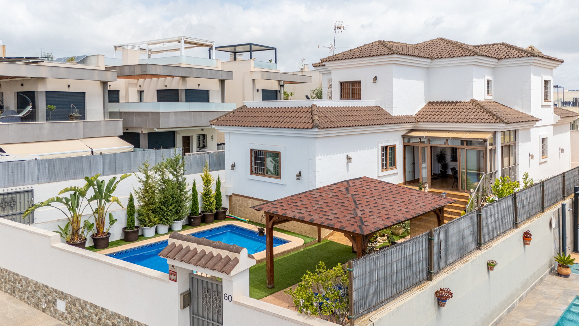 For sale - 4 Bedroom 3 Bathroom Detached Villa in Los Montesinos - La Herrada  - Alicante