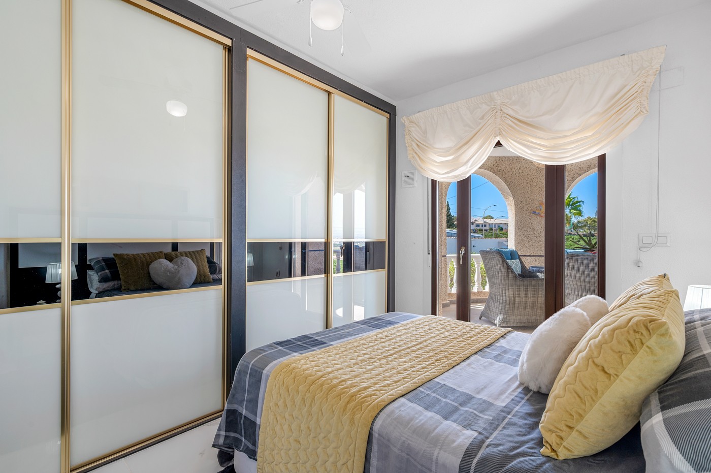 For sale - 5 Bedroom 4 Bathroom Villa in Almoradi - Inland  - Alicante