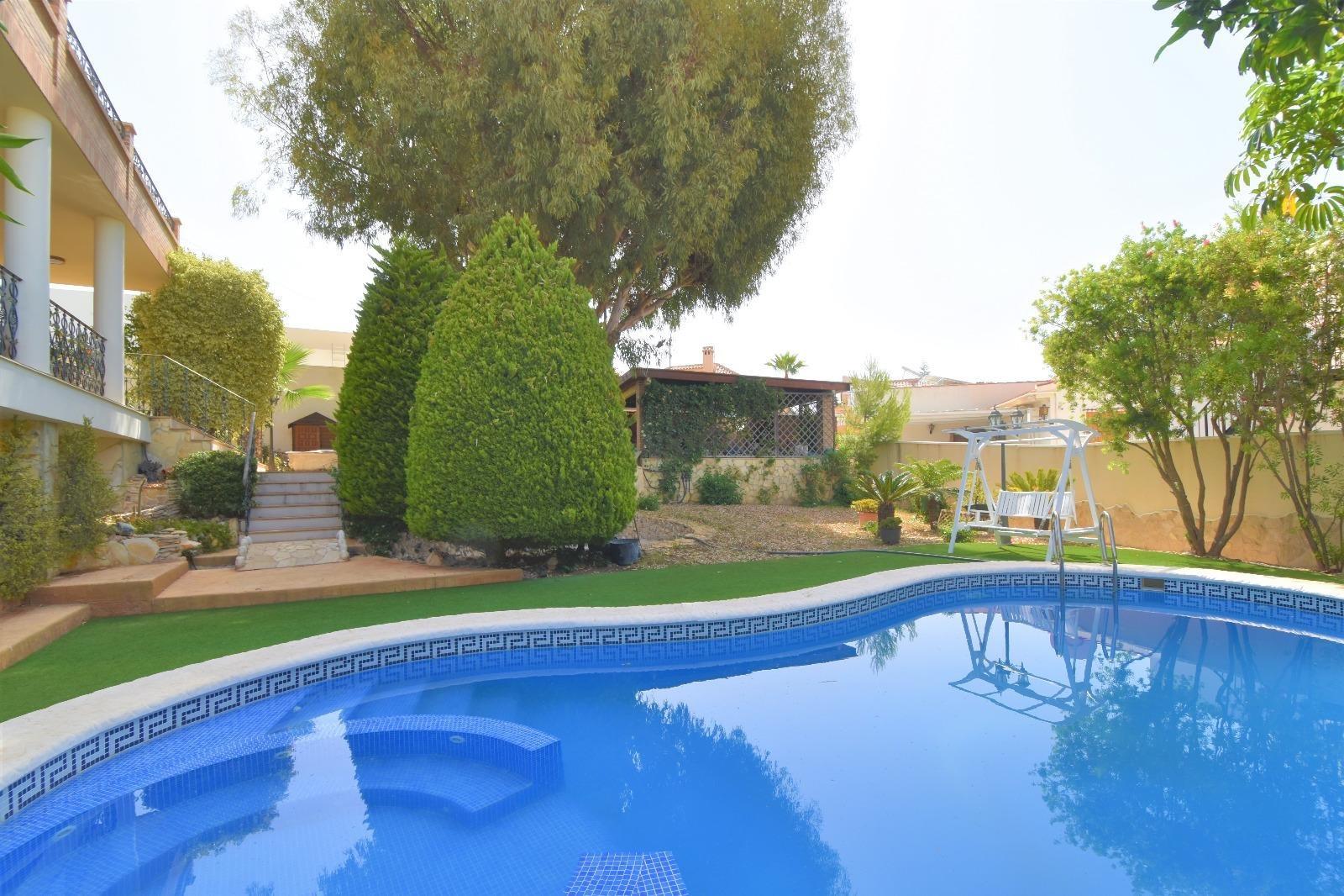 For sale - 5 Bedroom 4 Bathroom Villa in Rojales - Ciudad Quesada  - Alicante