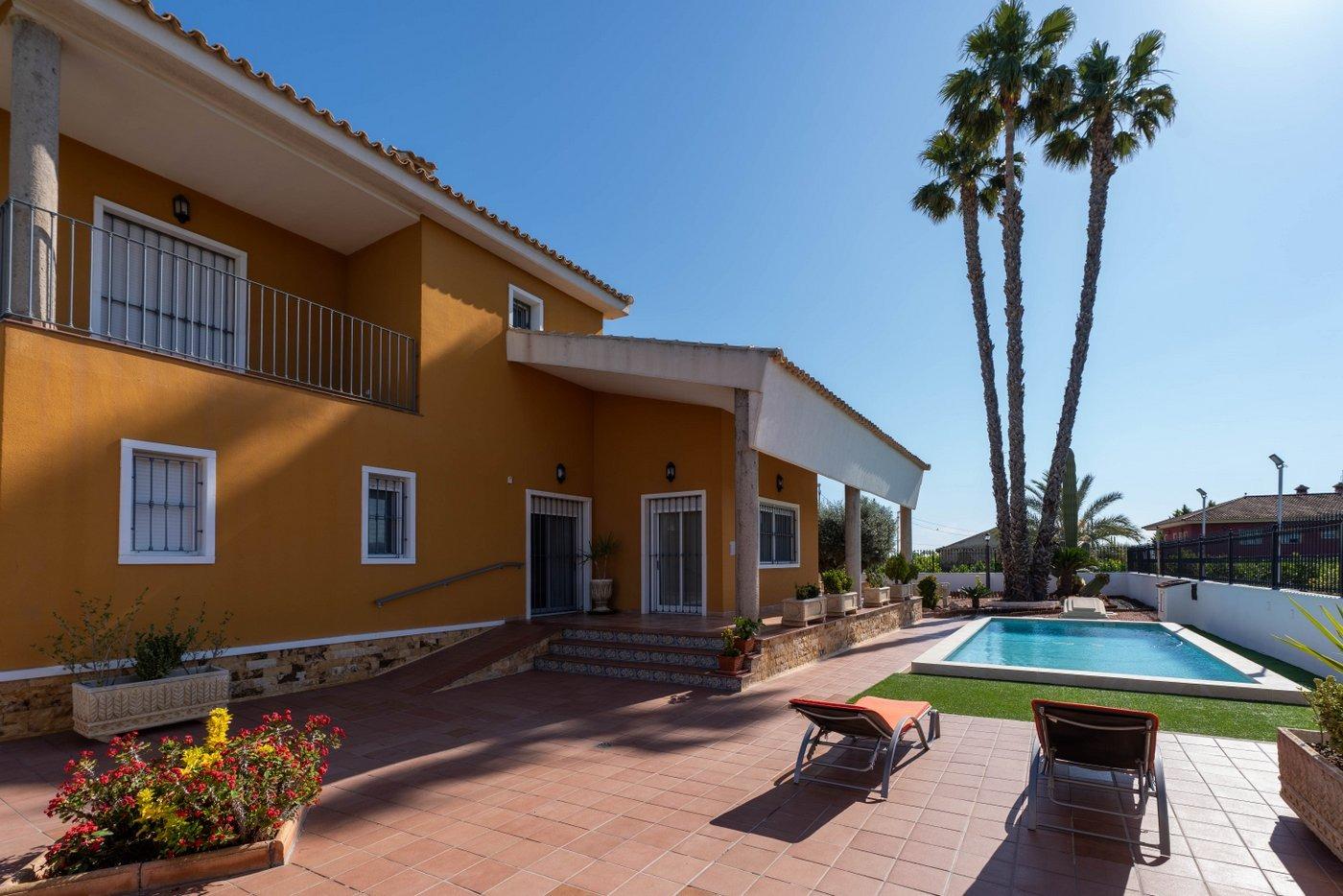 For sale - 5 Bedroom 3 Bathroom Villa in Orihuela - Orihuela Ciudad  - Alicante
