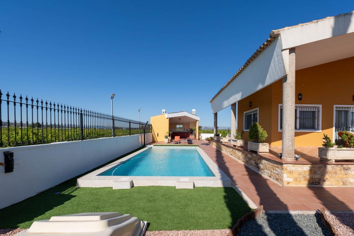 For sale - 5 Bedroom 3 Bathroom Villa in Orihuela - Orihuela Ciudad  - Alicante