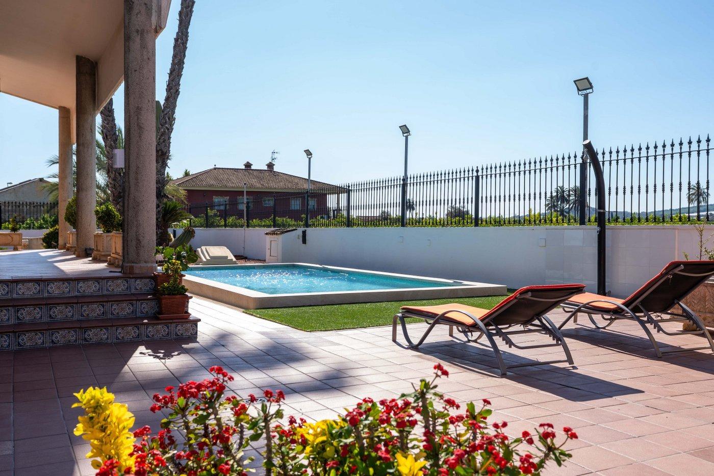 For sale - 5 Bedroom 3 Bathroom Villa in Orihuela - Orihuela Ciudad  - Alicante