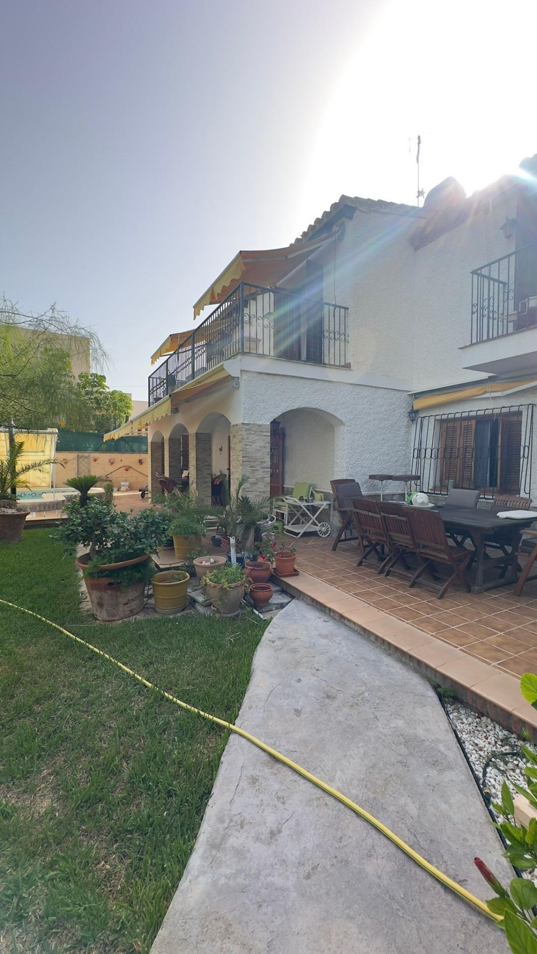 For sale - 4 Bedroom 2 Bathroom Villa in Orihuela Costa - Punta Prima  - Alicante
