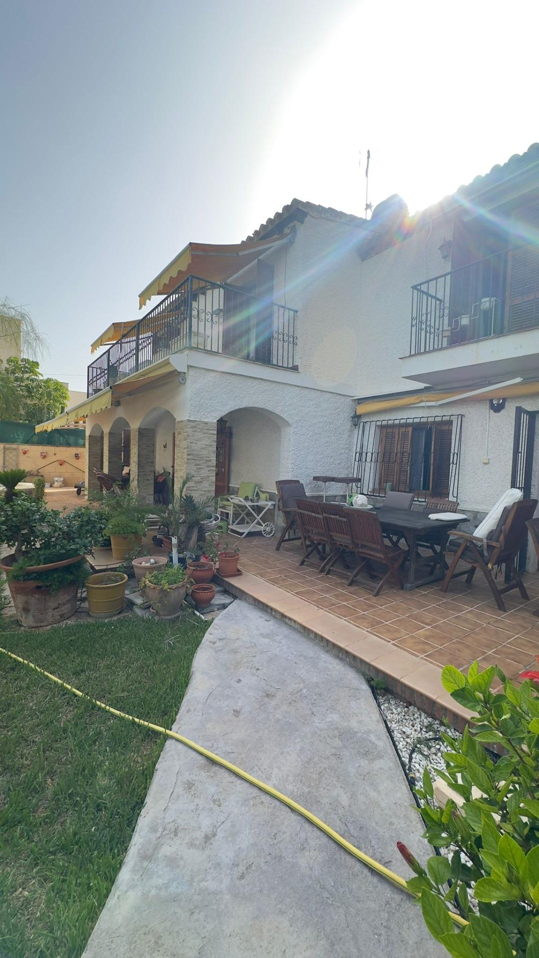 For sale - 4 Bedroom 2 Bathroom Villa in Orihuela Costa - Punta Prima  - Alicante