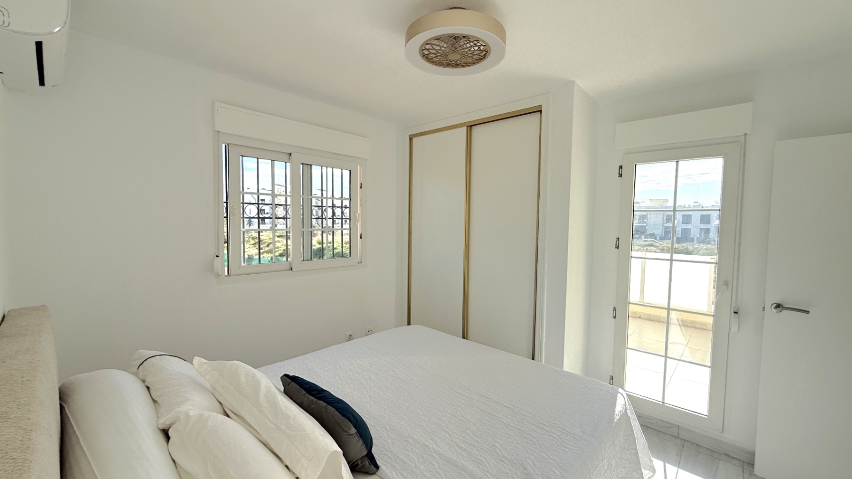 For sale - 2 Bedroom 2 Bathroom Town House in Orihuela - Inland  - Alicante